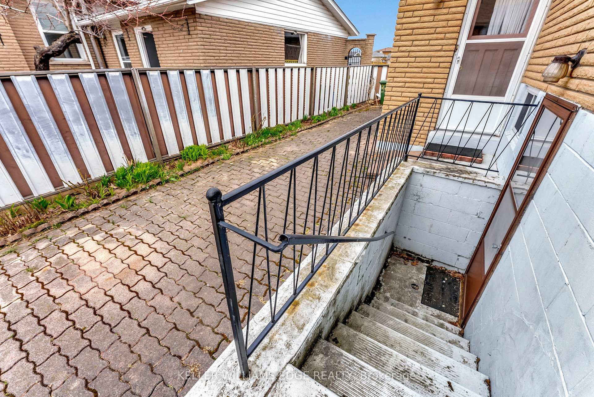 Photo 31 of 33 Lynwood Drive, Hamilton, Stoney Creek — HOMEH