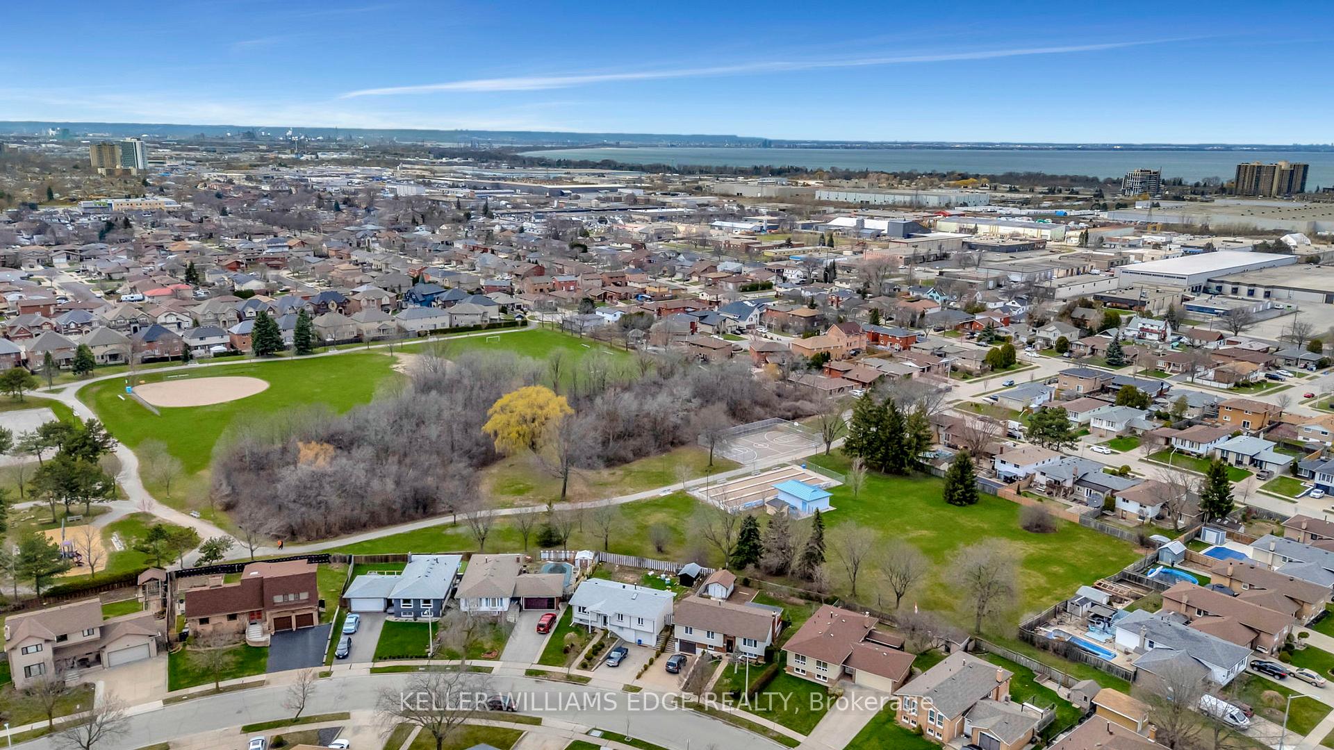 Photo 38 of 33 Lynwood Drive, Hamilton, Stoney Creek — HOMEH