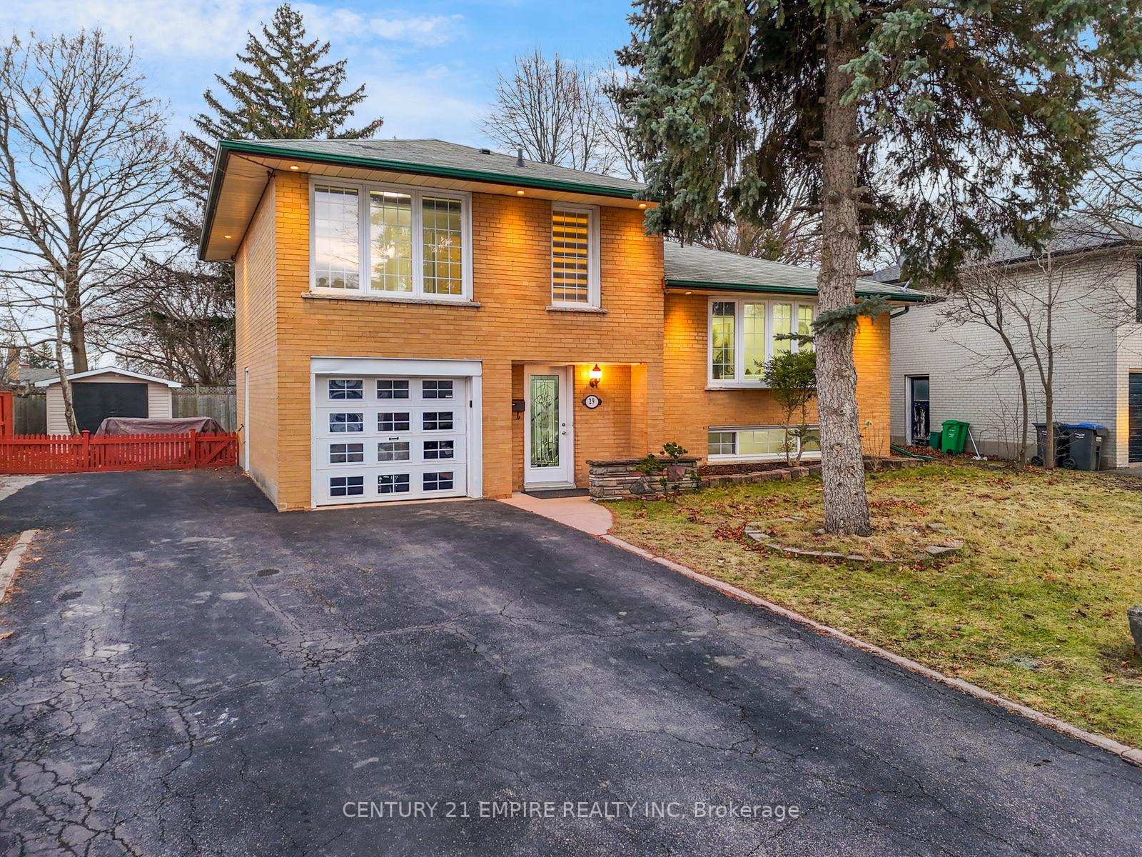 Photo 1 of 29 Flowertown Avenue, Brampton, Northwood Park — HOMEH