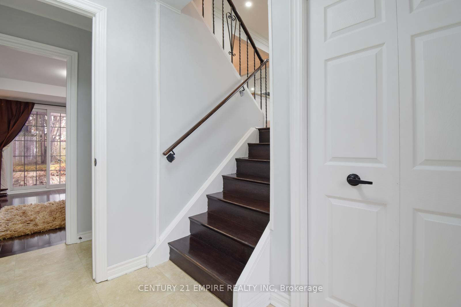 Photo 7 of 29 Flowertown Avenue, Brampton, Northwood Park — HOMEH