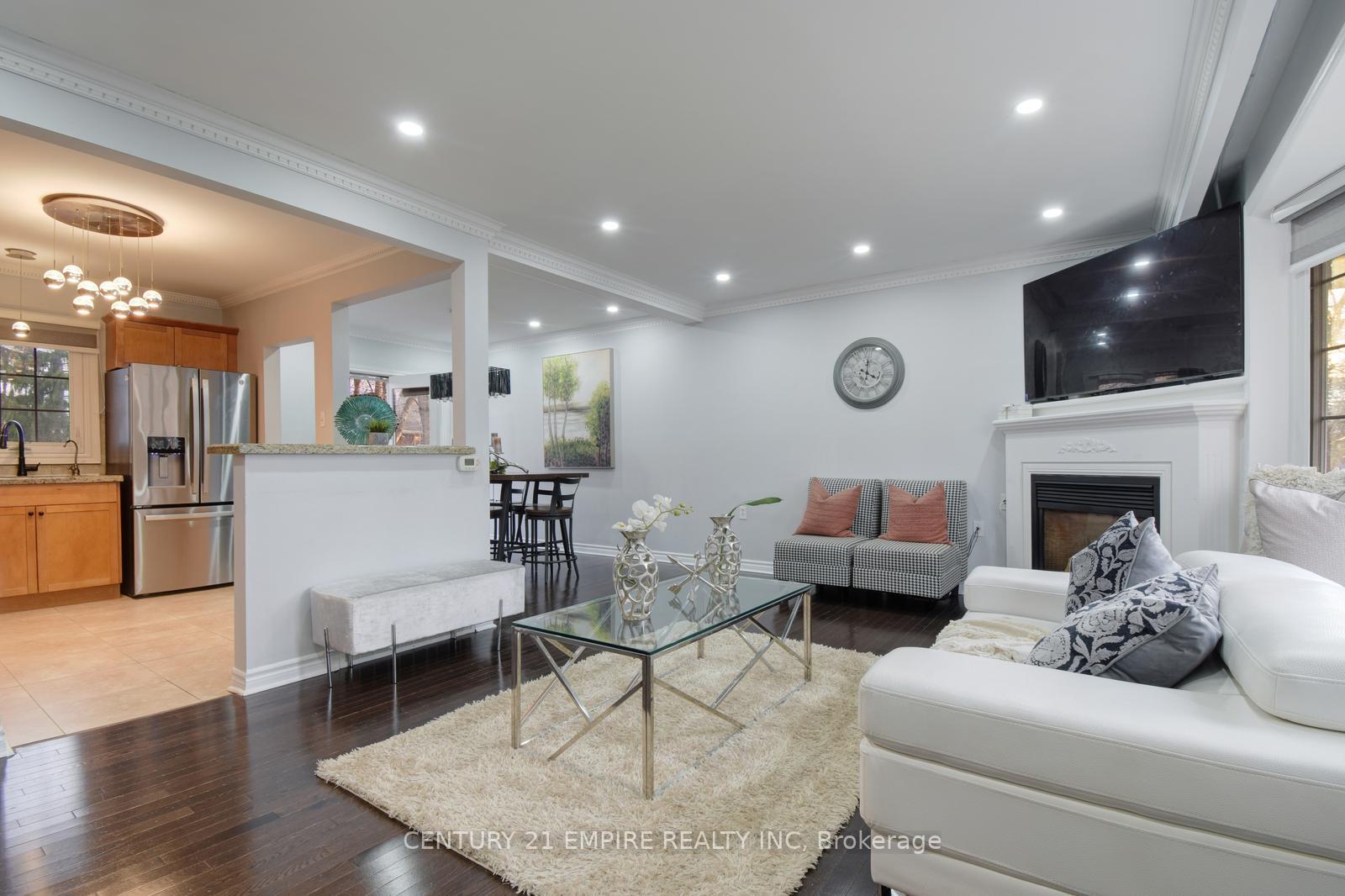 Photo 9 of 29 Flowertown Avenue, Brampton, Northwood Park — HOMEH