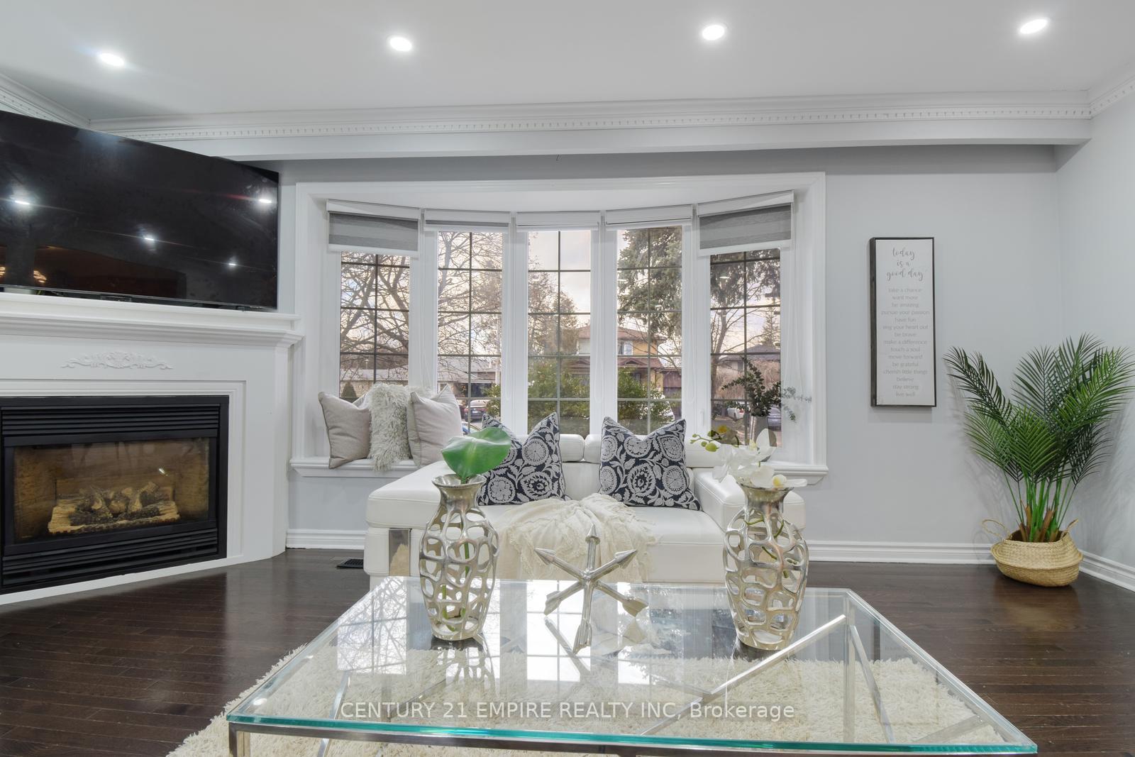 Photo 11 of 29 Flowertown Avenue, Brampton, Northwood Park — HOMEH
