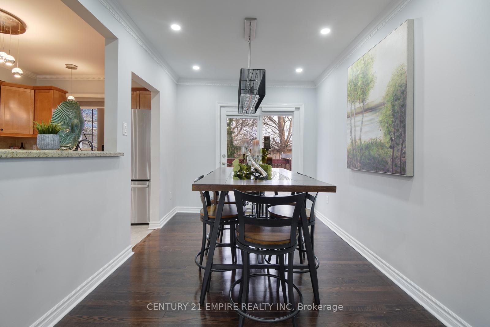 Photo 12 of 29 Flowertown Avenue, Brampton, Northwood Park — HOMEH