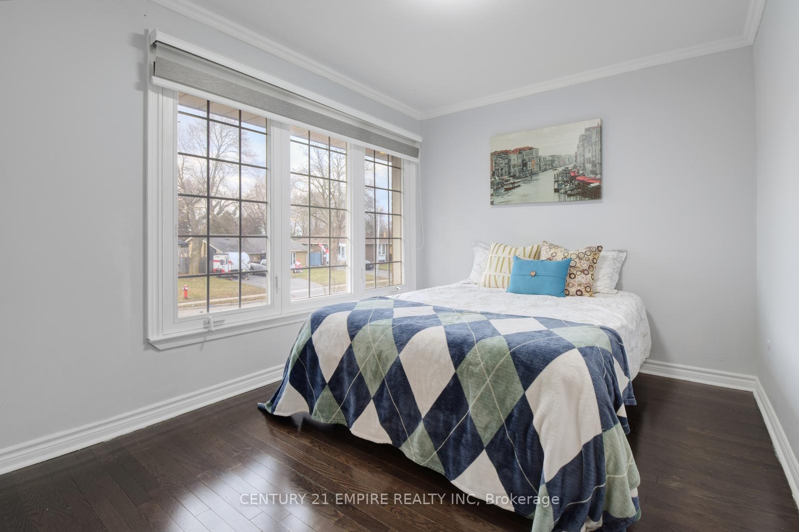 Photo 19 of 29 Flowertown Avenue, Brampton, Northwood Park — HOMEH