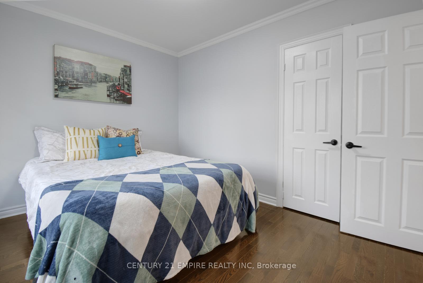 Photo 21 of 29 Flowertown Avenue, Brampton, Northwood Park — HOMEH