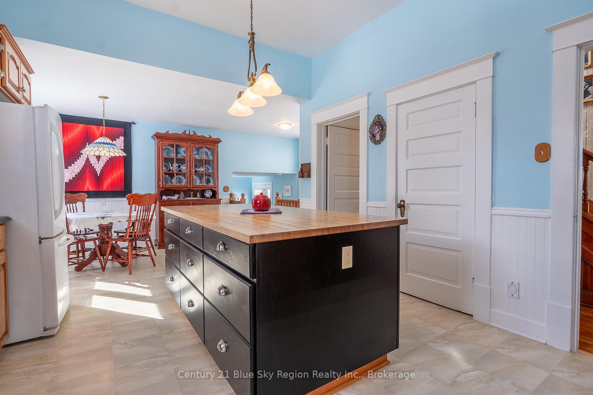 Photo 9 of 262 Edward Street, Powassan — HOMEH