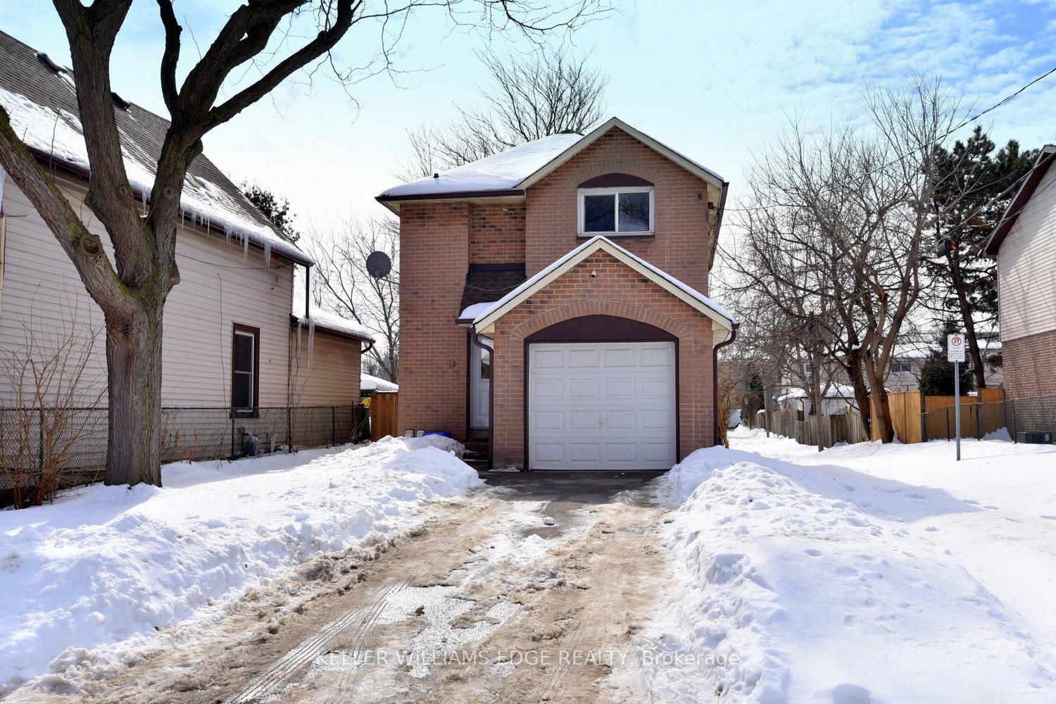 Photo 3 of 16 Simcoe Street E, Hamilton, North End — HOMEH