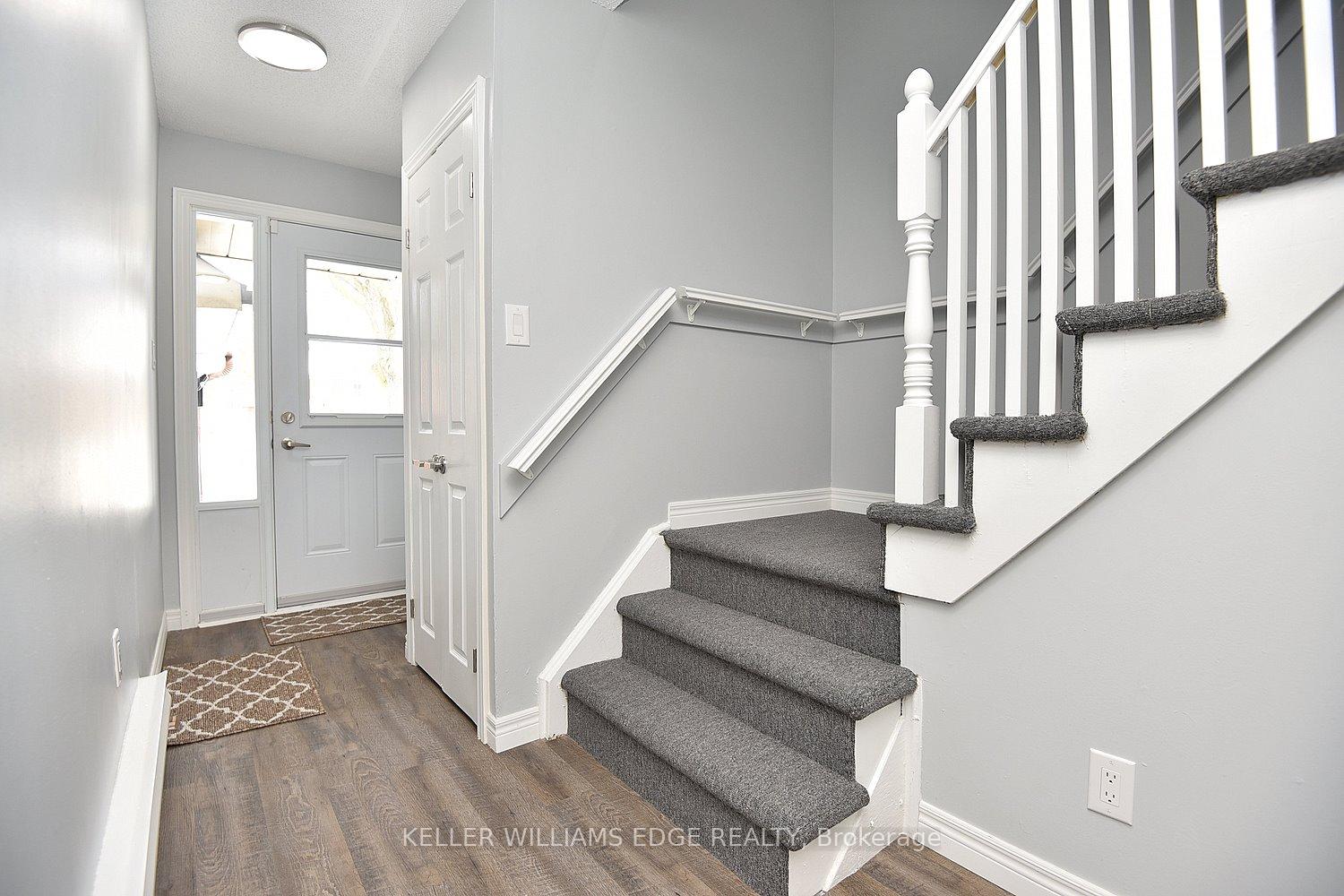 Photo 5 of 16 Simcoe Street E, Hamilton, North End — HOMEH