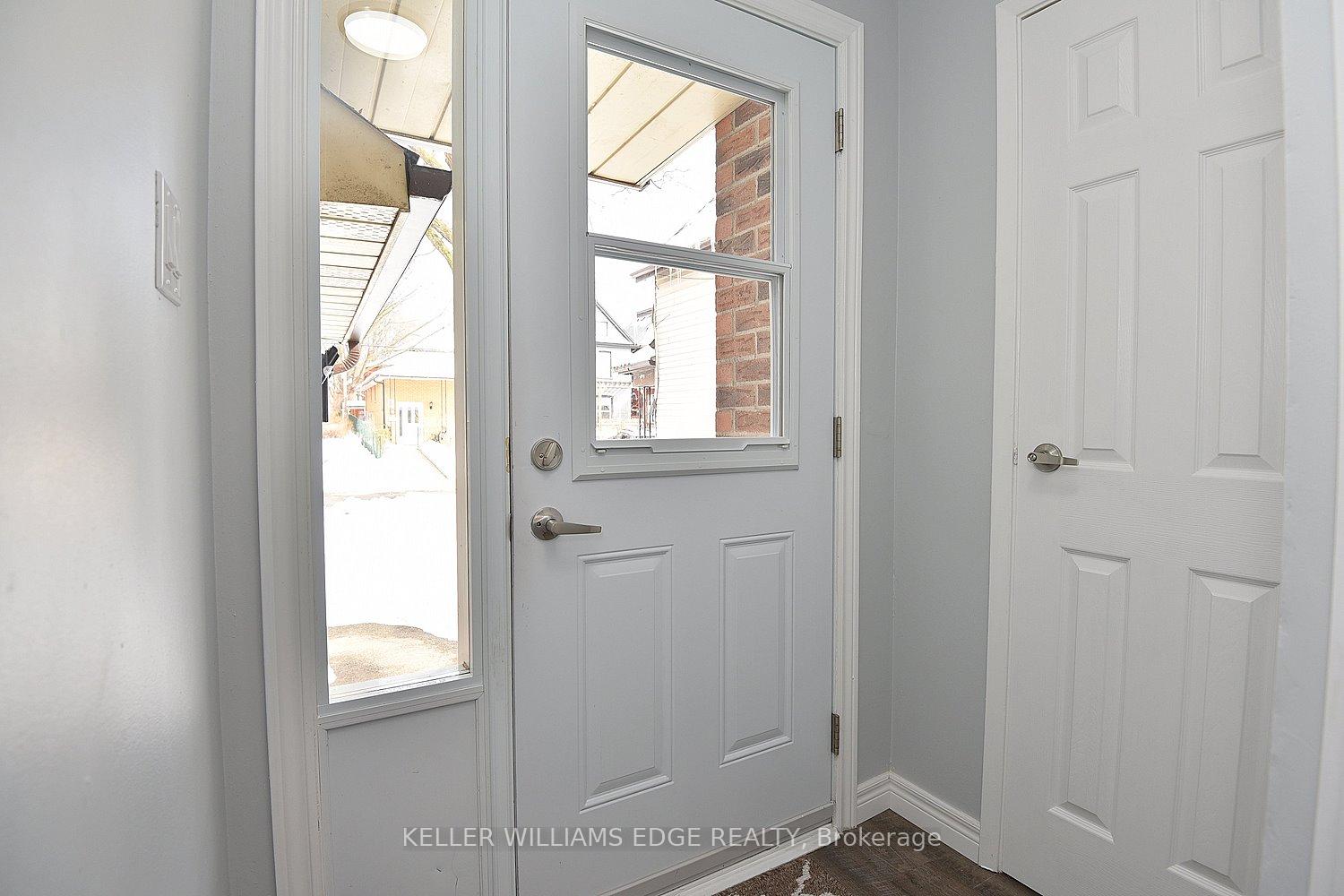 Photo 6 of 16 Simcoe Street E, Hamilton, North End — HOMEH