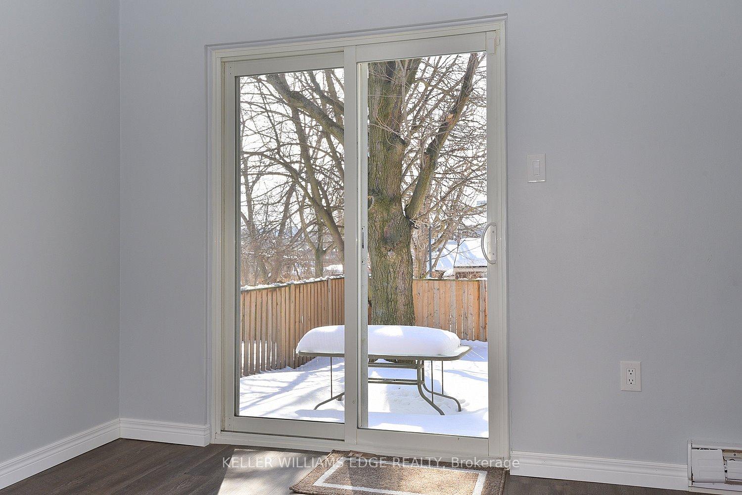 Photo 7 of 16 Simcoe Street E, Hamilton, North End — HOMEH