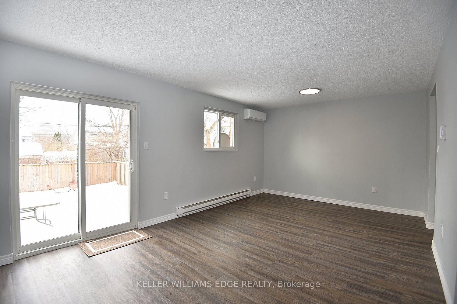 Photo 8 of 16 Simcoe Street E, Hamilton, North End — HOMEH