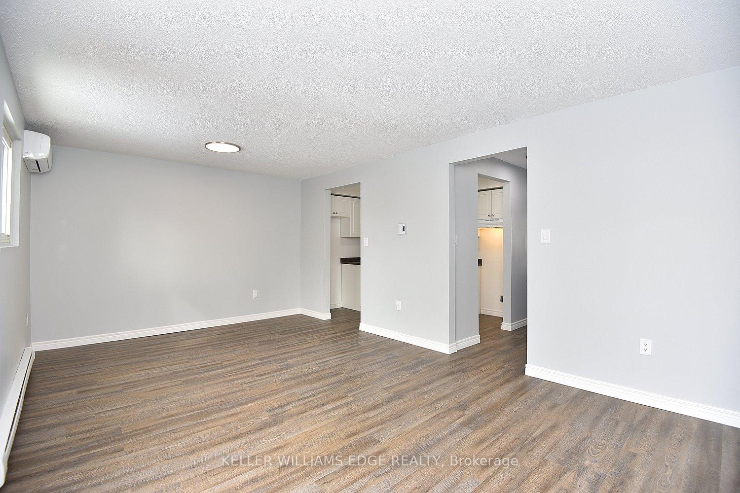 Photo 9 of 16 Simcoe Street E, Hamilton, North End — HOMEH