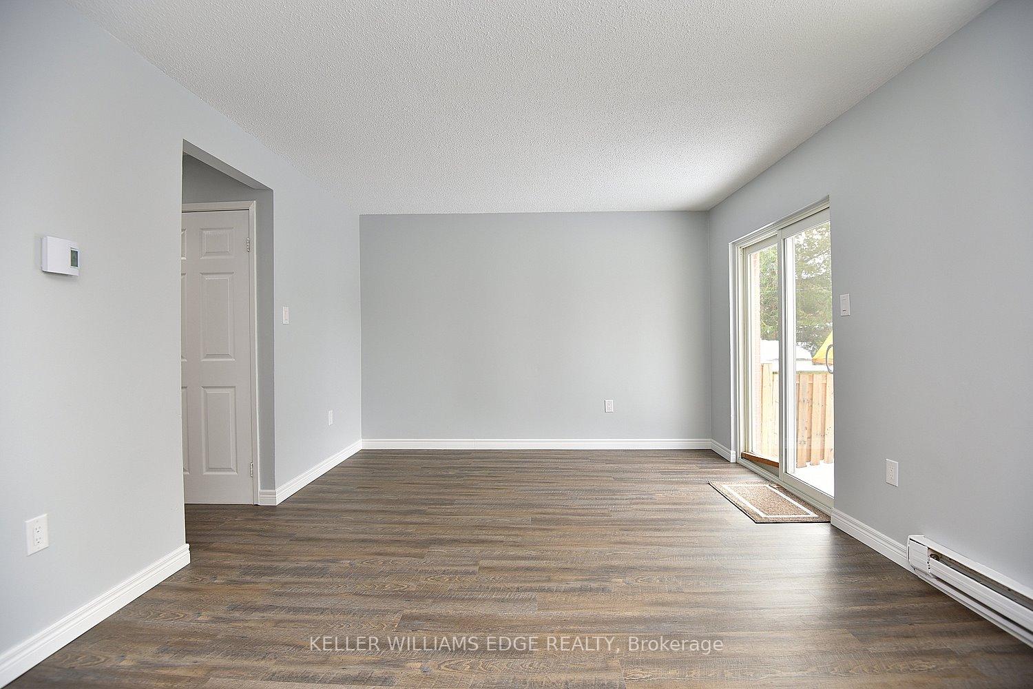 Photo 10 of 16 Simcoe Street E, Hamilton, North End — HOMEH