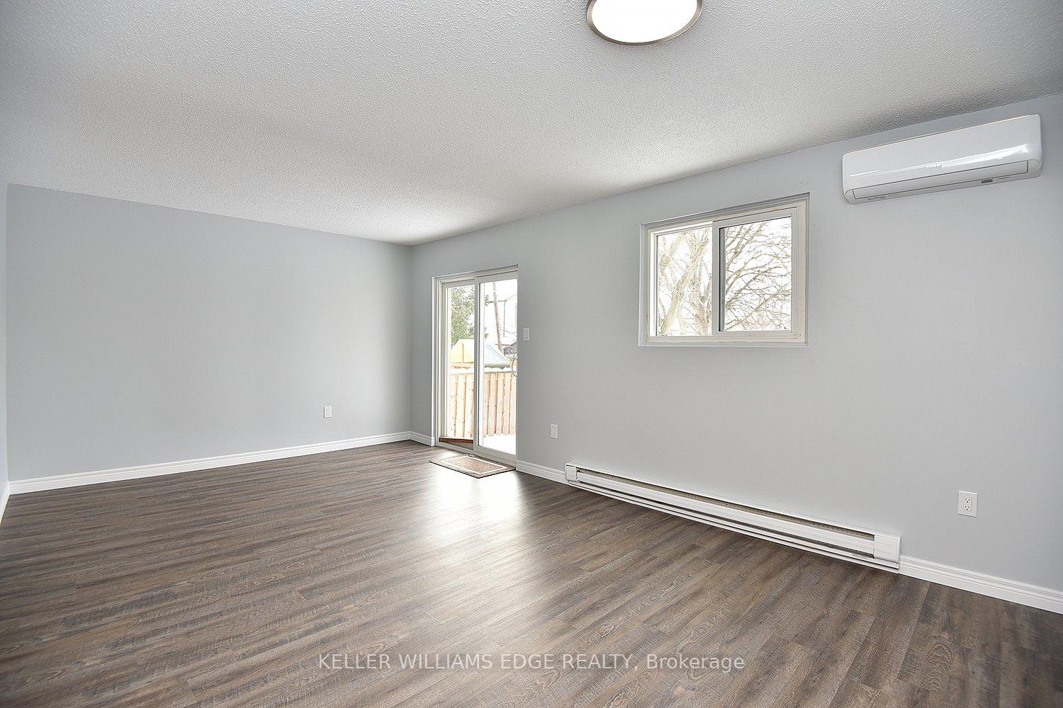 Photo 12 of 16 Simcoe Street E, Hamilton, North End — HOMEH