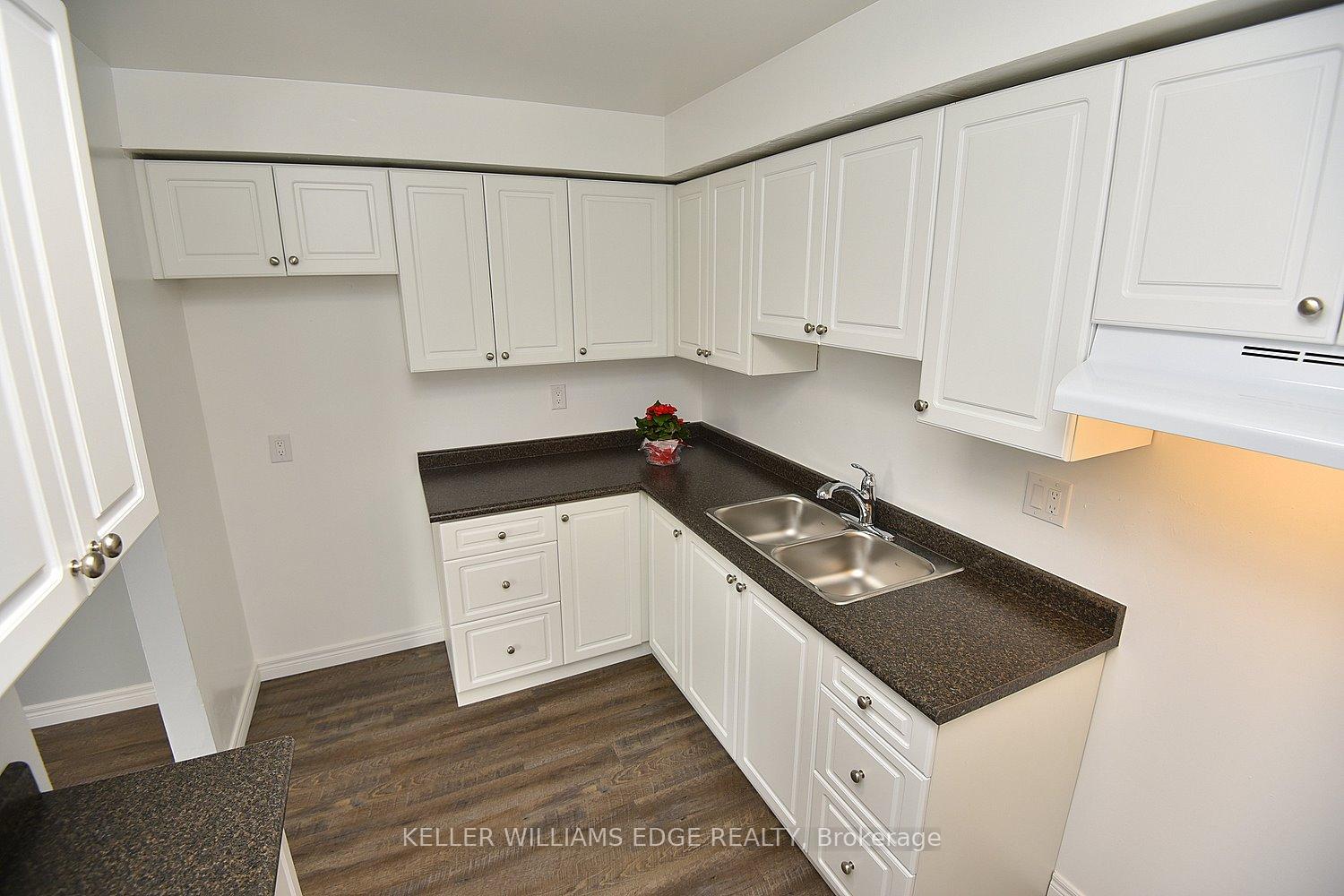 Photo 15 of 16 Simcoe Street E, Hamilton, North End — HOMEH