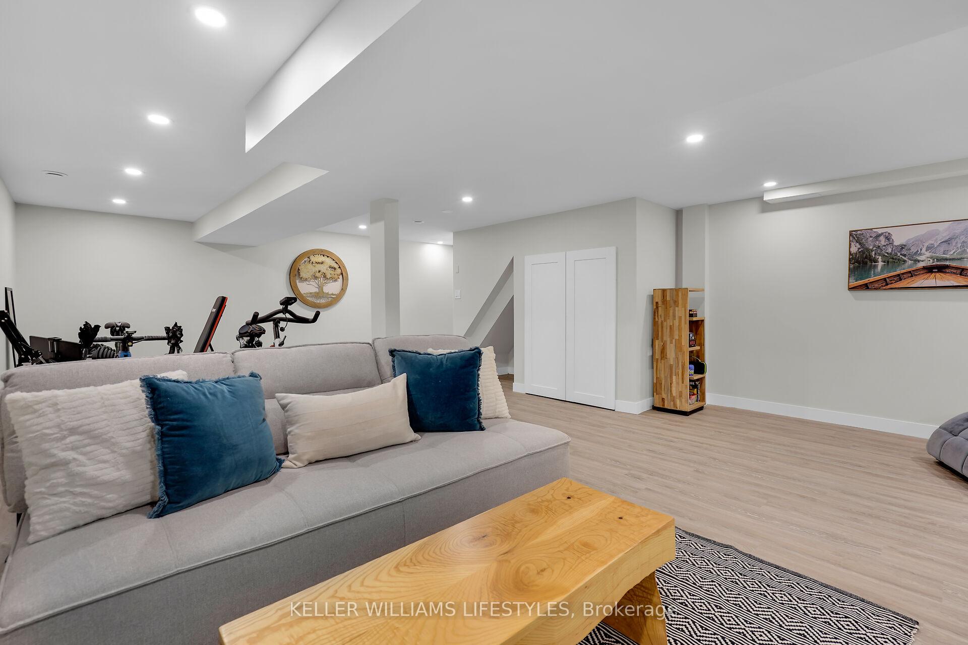 Photo 9 of 28 Vanier Place, St. Thomas — HOMEH