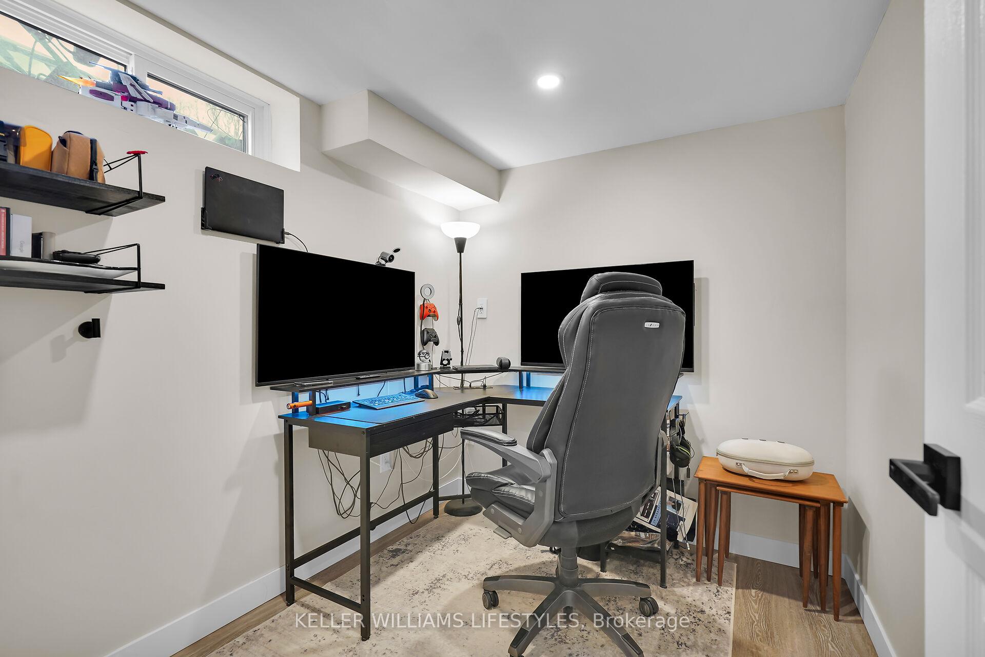 Photo 10 of 28 Vanier Place, St. Thomas — HOMEH