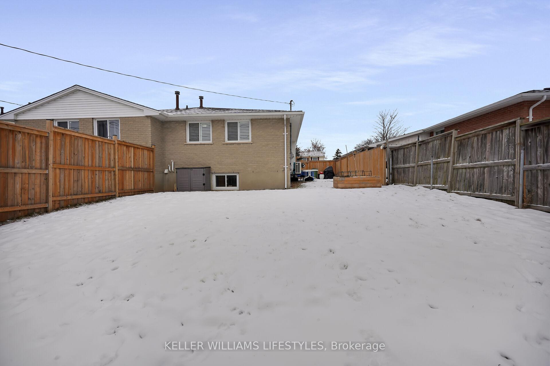 Photo 16 of 28 Vanier Place, St. Thomas — HOMEH