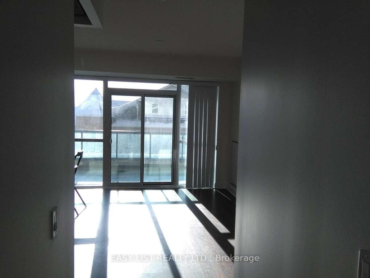 Photo 4 of Unit 308, 35 Brian Peck Crescent, Toronto, Thorncliffe Park — HOMEH
