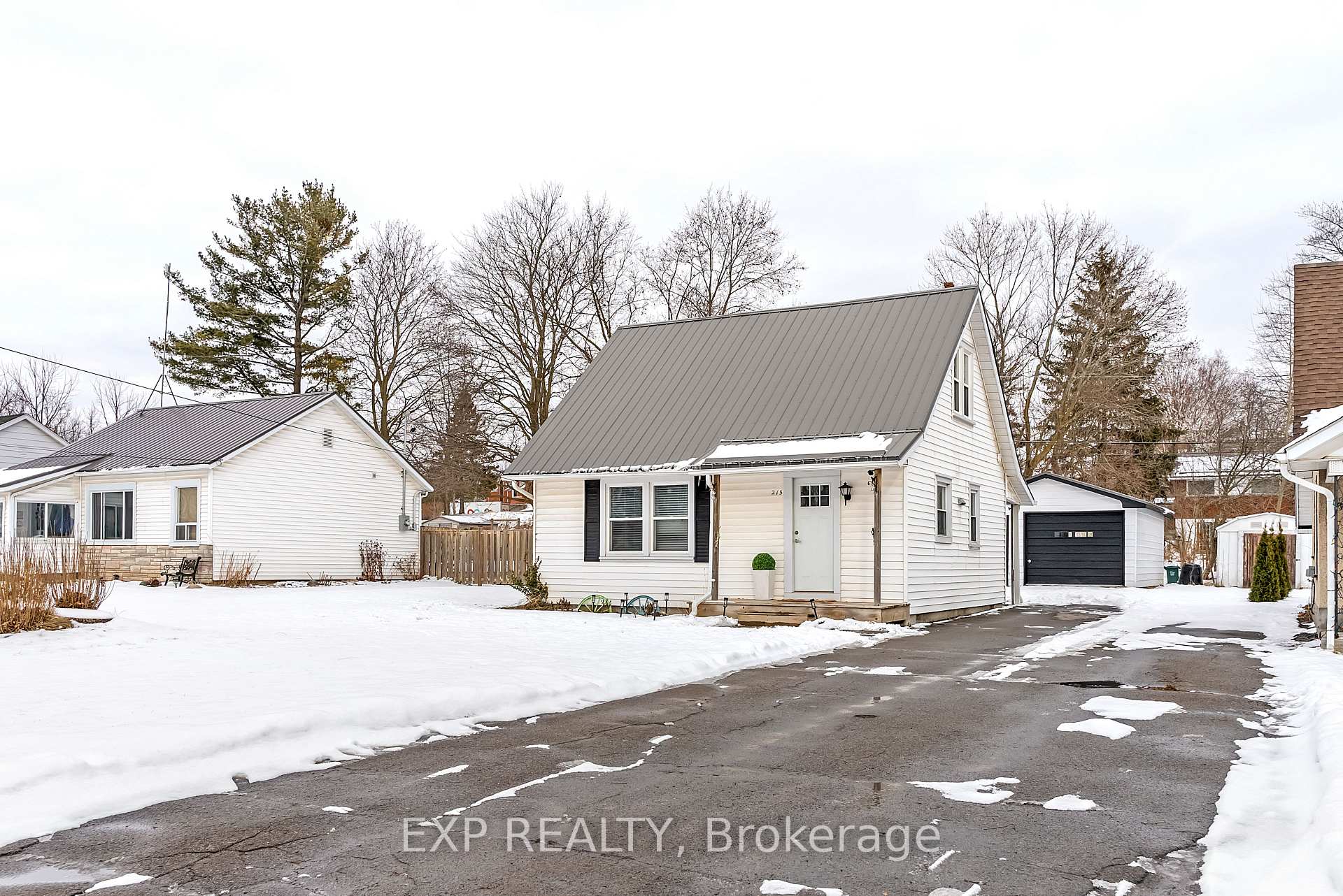 Photo 1 of 215 North Street, Stirling-Rawdon, Stirling Ward — HOMEH