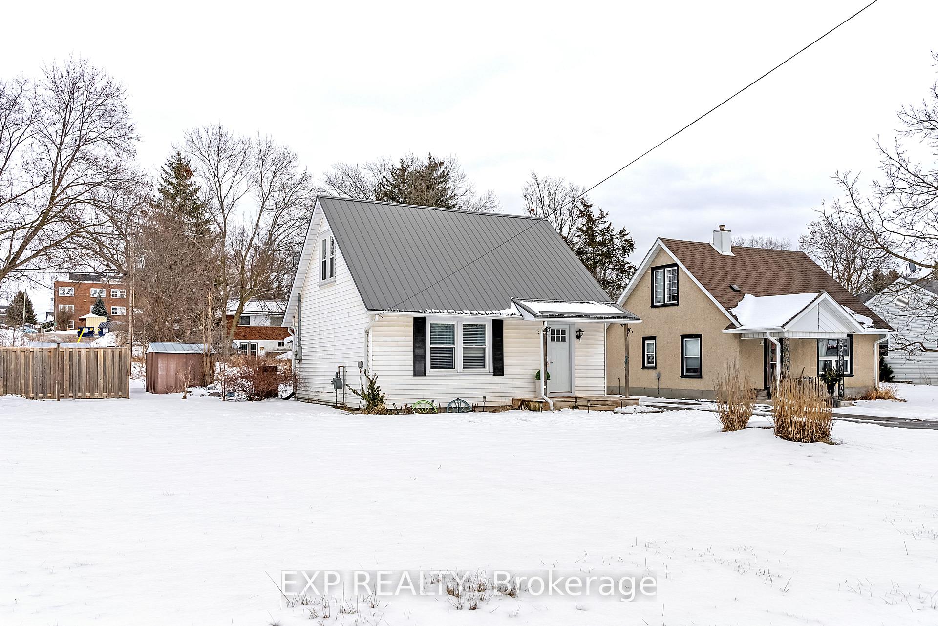 Photo 3 of 215 North Street, Stirling-Rawdon, Stirling Ward — HOMEH