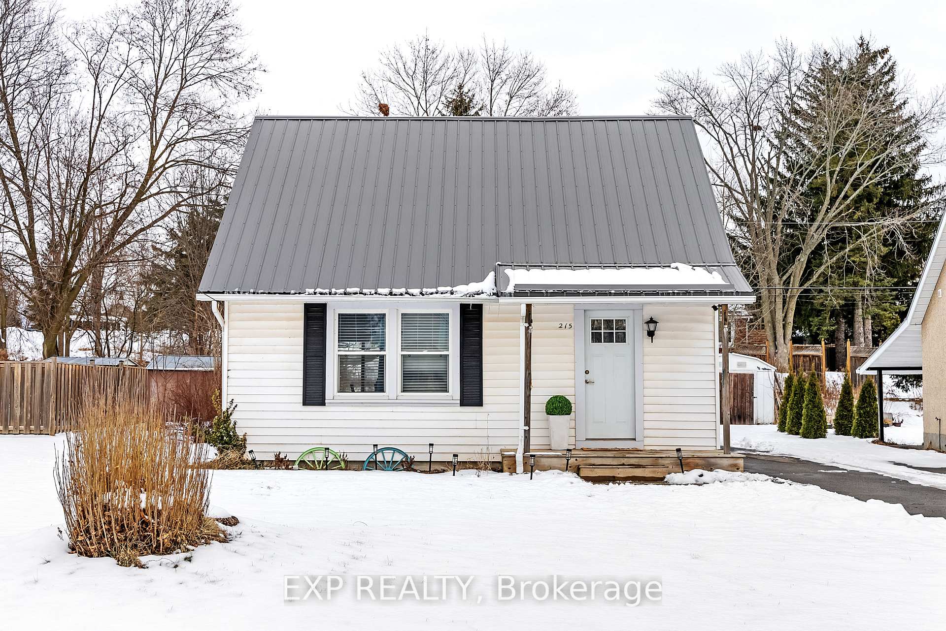 Photo 6 of 215 North Street, Stirling-Rawdon, Stirling Ward — HOMEH