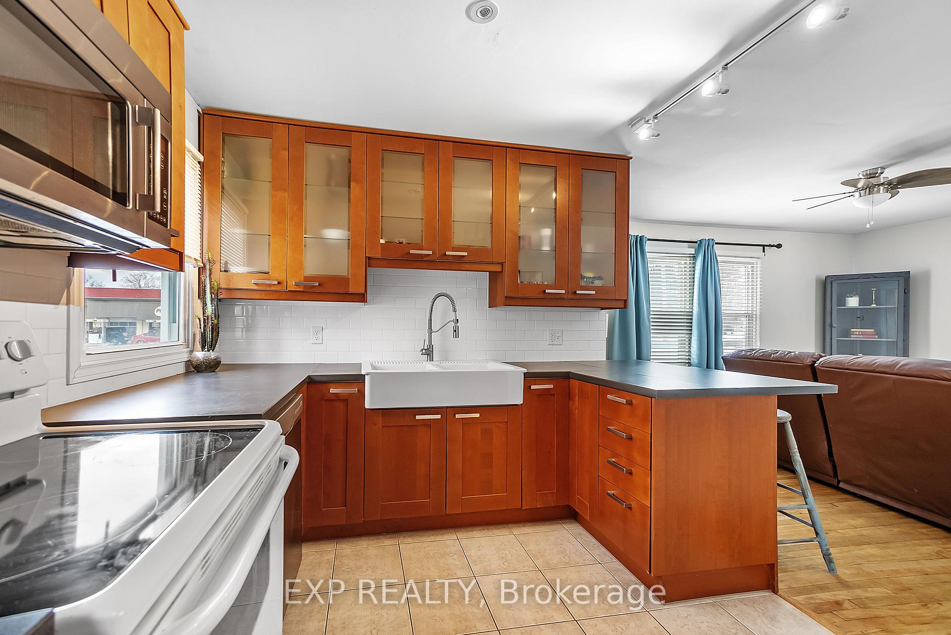 Photo 17 of 215 North Street, Stirling-Rawdon, Stirling Ward — HOMEH
