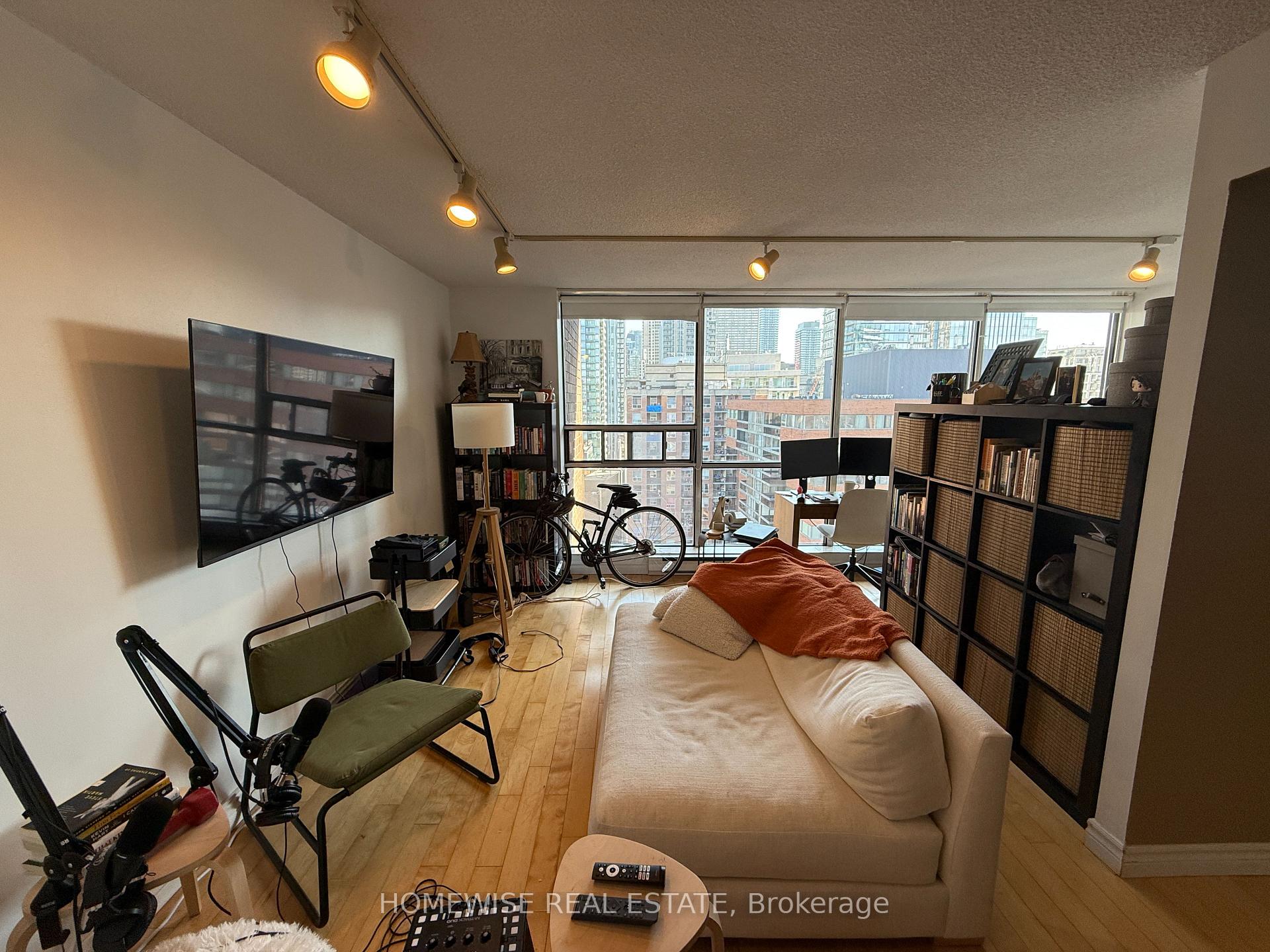 Front of Unit 1208, 914 Yonge Street
