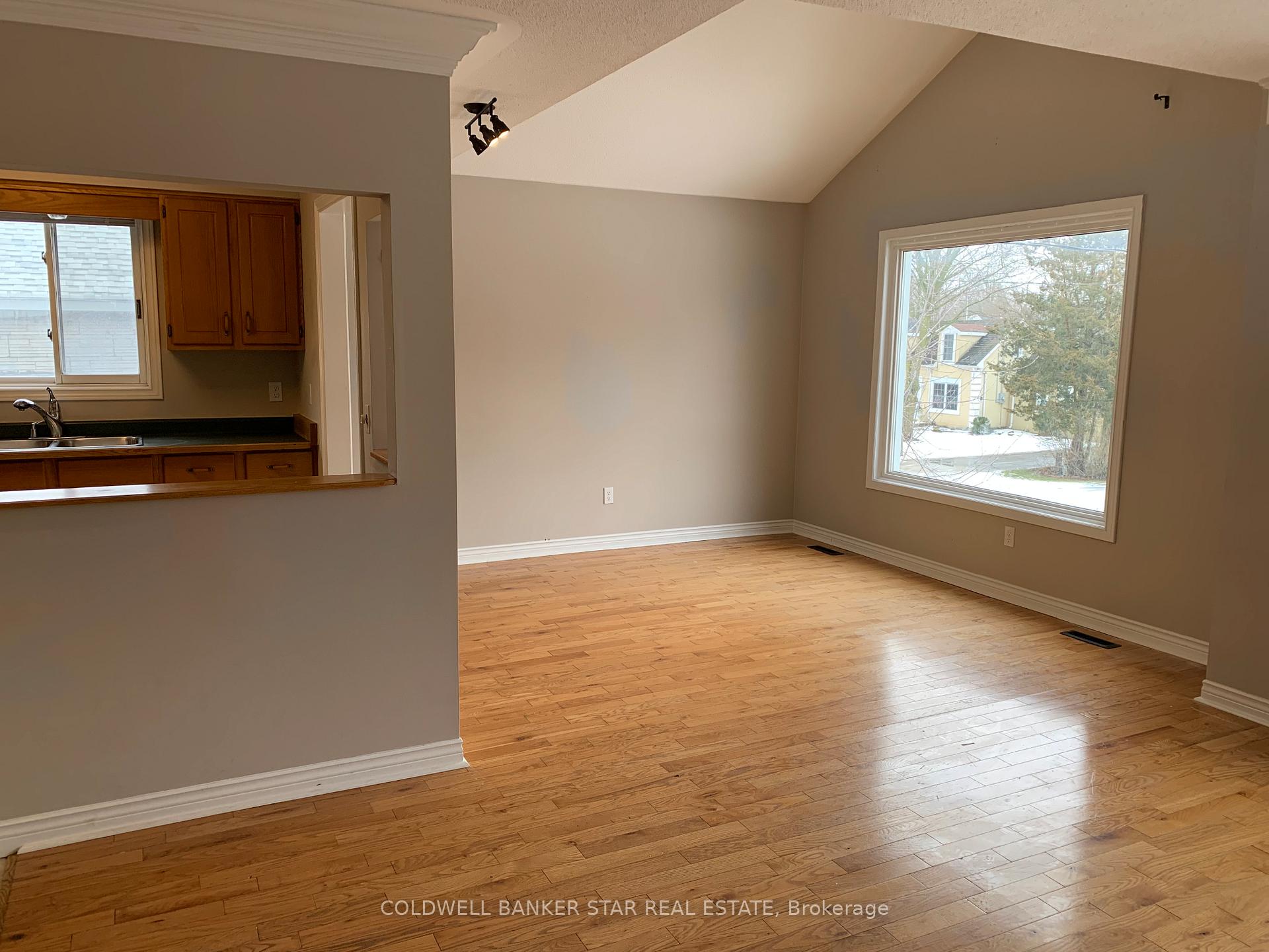 Photo 6 of 5 Wolfe Street, St. Thomas — HOMEH