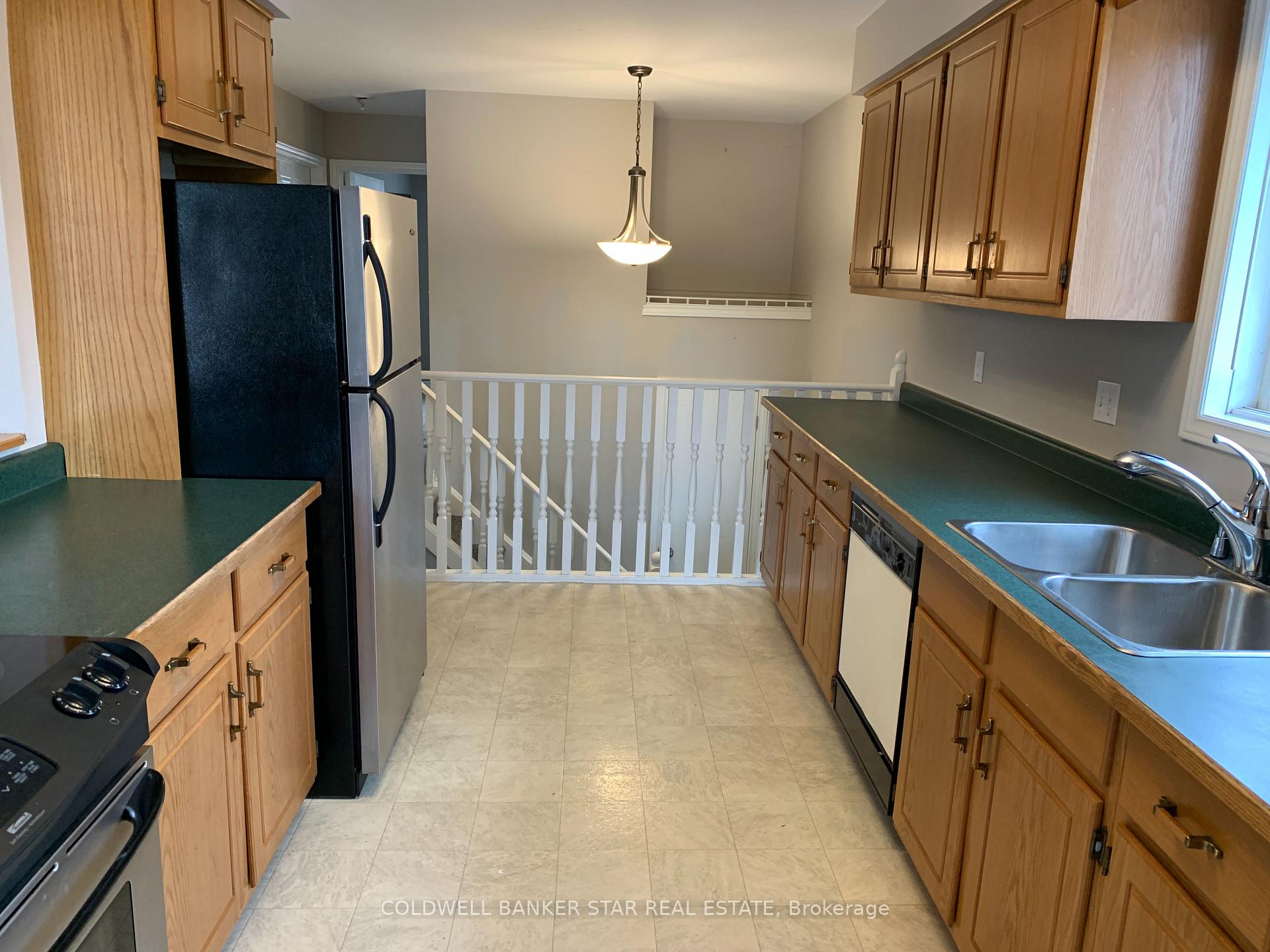 Photo 8 of 5 Wolfe Street, St. Thomas — HOMEH