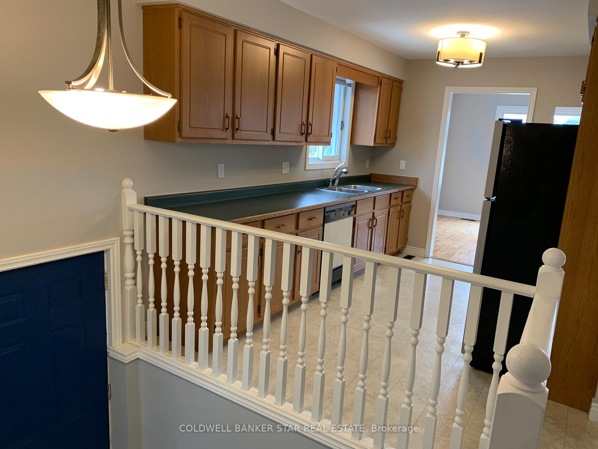Photo 9 of 5 Wolfe Street, St. Thomas — HOMEH