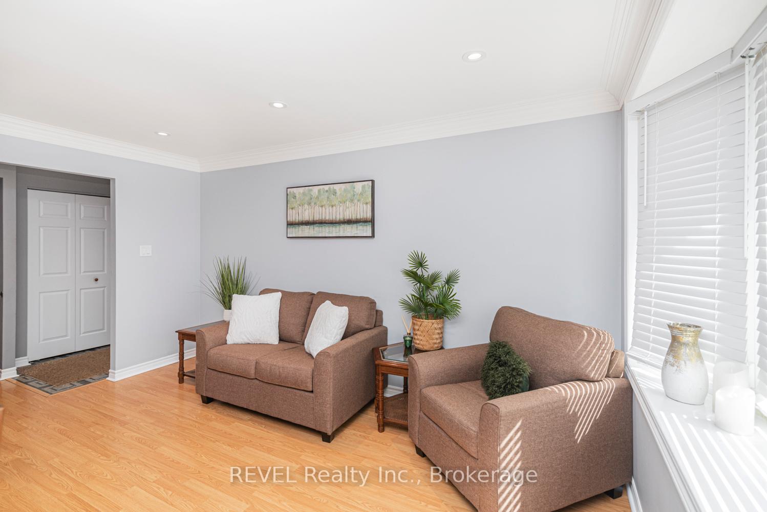 Photo 5 of 5 Arbutus Crescent, Hamilton, Stoney Creek Mountain — HOMEH