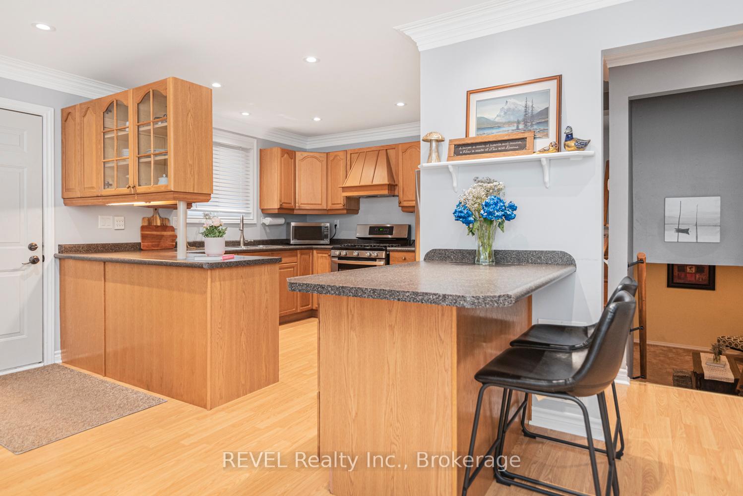 Photo 16 of 5 Arbutus Crescent, Hamilton, Stoney Creek Mountain — HOMEH
