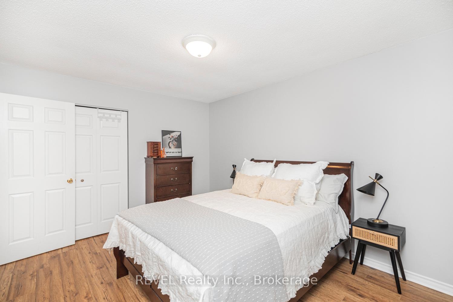 Photo 17 of 5 Arbutus Crescent, Hamilton, Stoney Creek Mountain — HOMEH