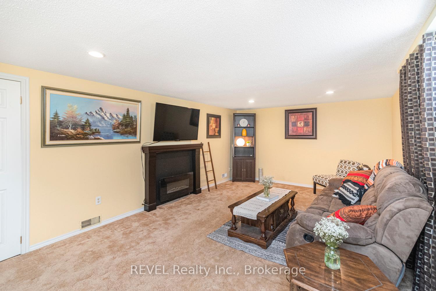 Photo 25 of 5 Arbutus Crescent, Hamilton, Stoney Creek Mountain — HOMEH