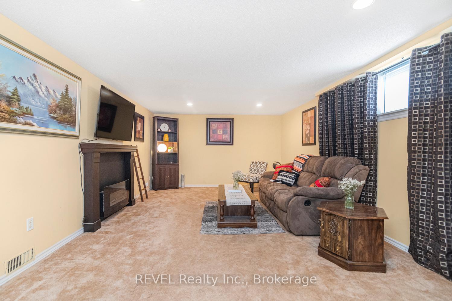 Photo 28 of 5 Arbutus Crescent, Hamilton, Stoney Creek Mountain — HOMEH