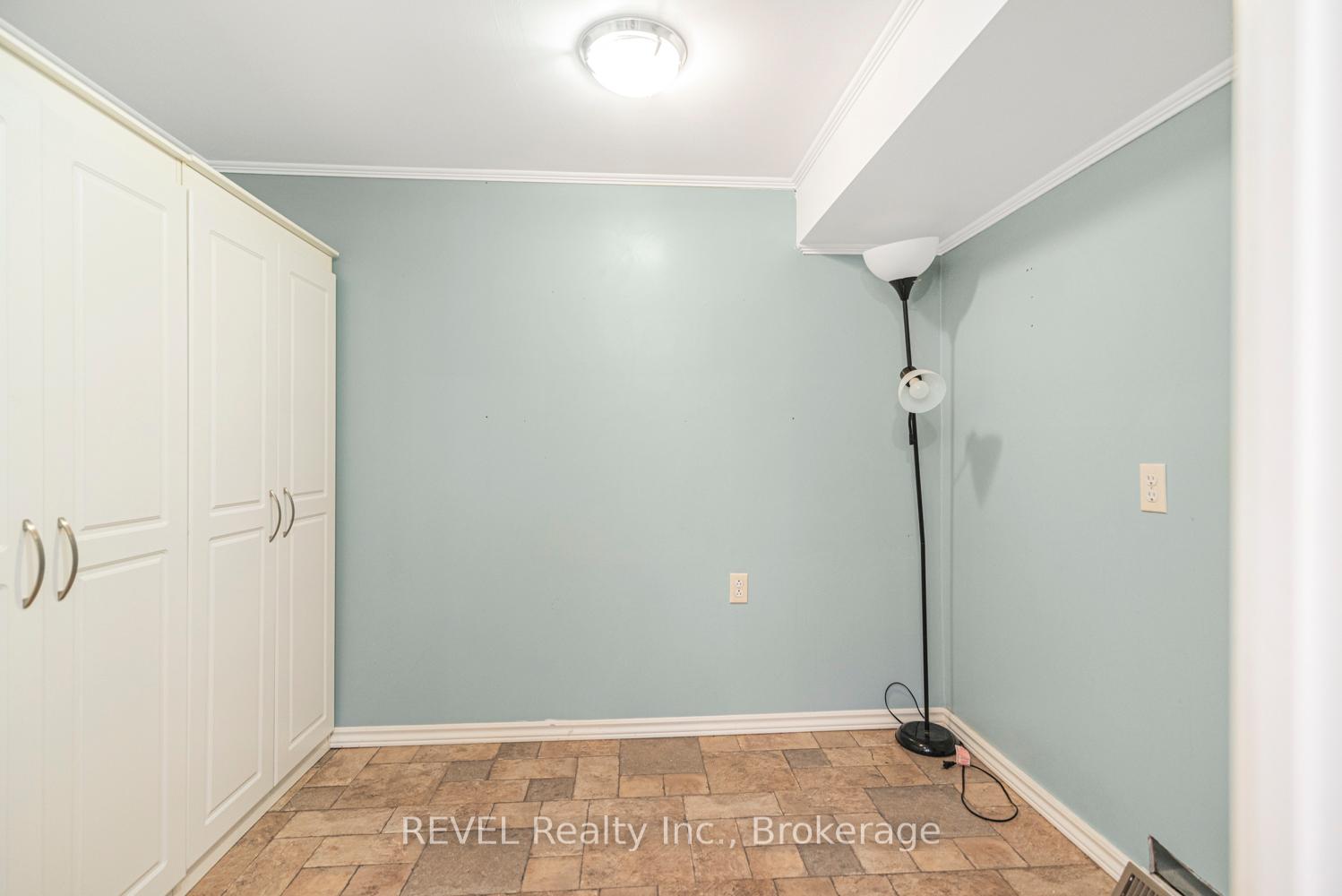 Photo 31 of 5 Arbutus Crescent, Hamilton, Stoney Creek Mountain — HOMEH