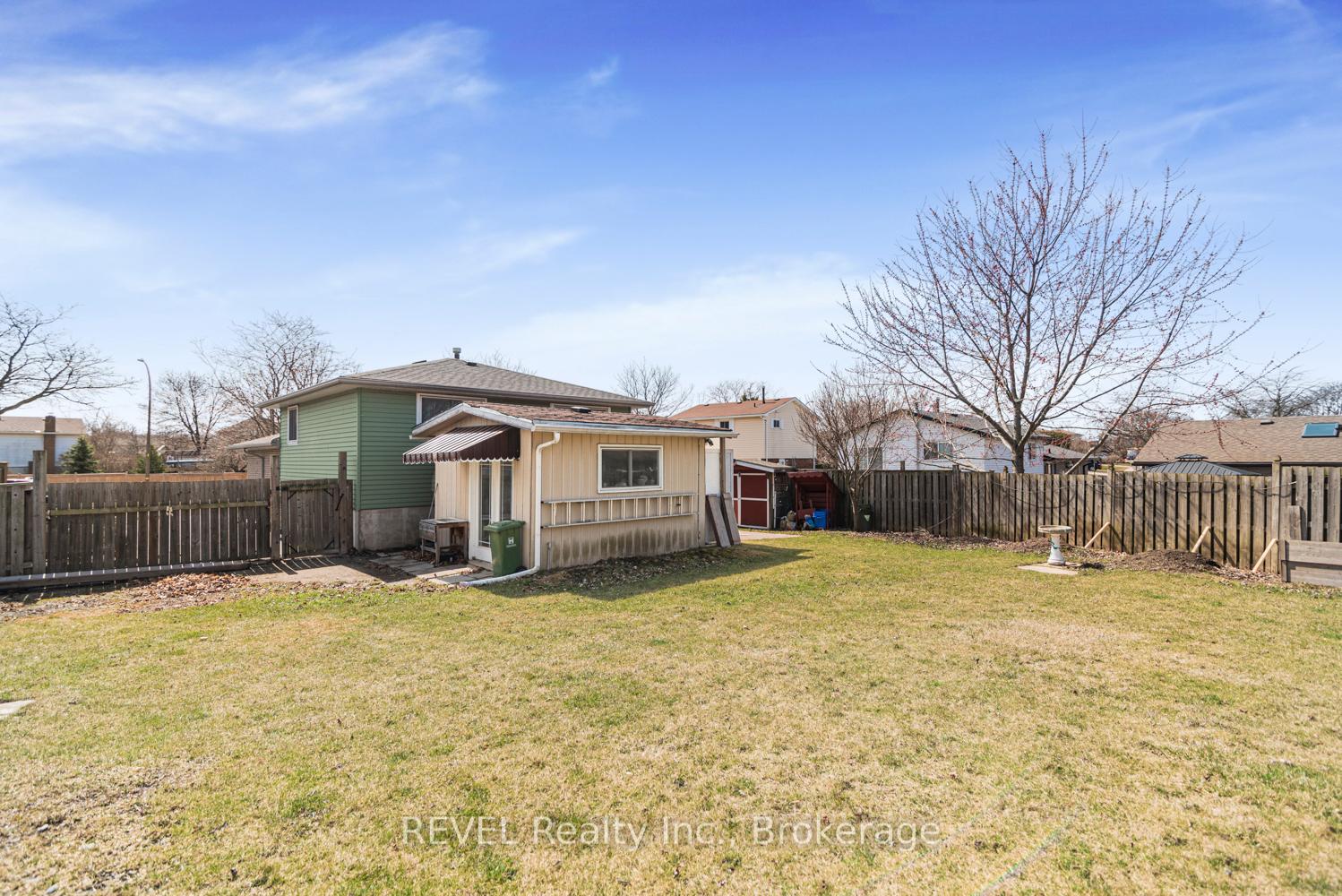 Photo 34 of 5 Arbutus Crescent, Hamilton, Stoney Creek Mountain — HOMEH
