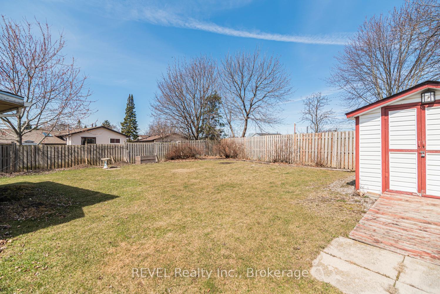 Photo 38 of 5 Arbutus Crescent, Hamilton, Stoney Creek Mountain — HOMEH