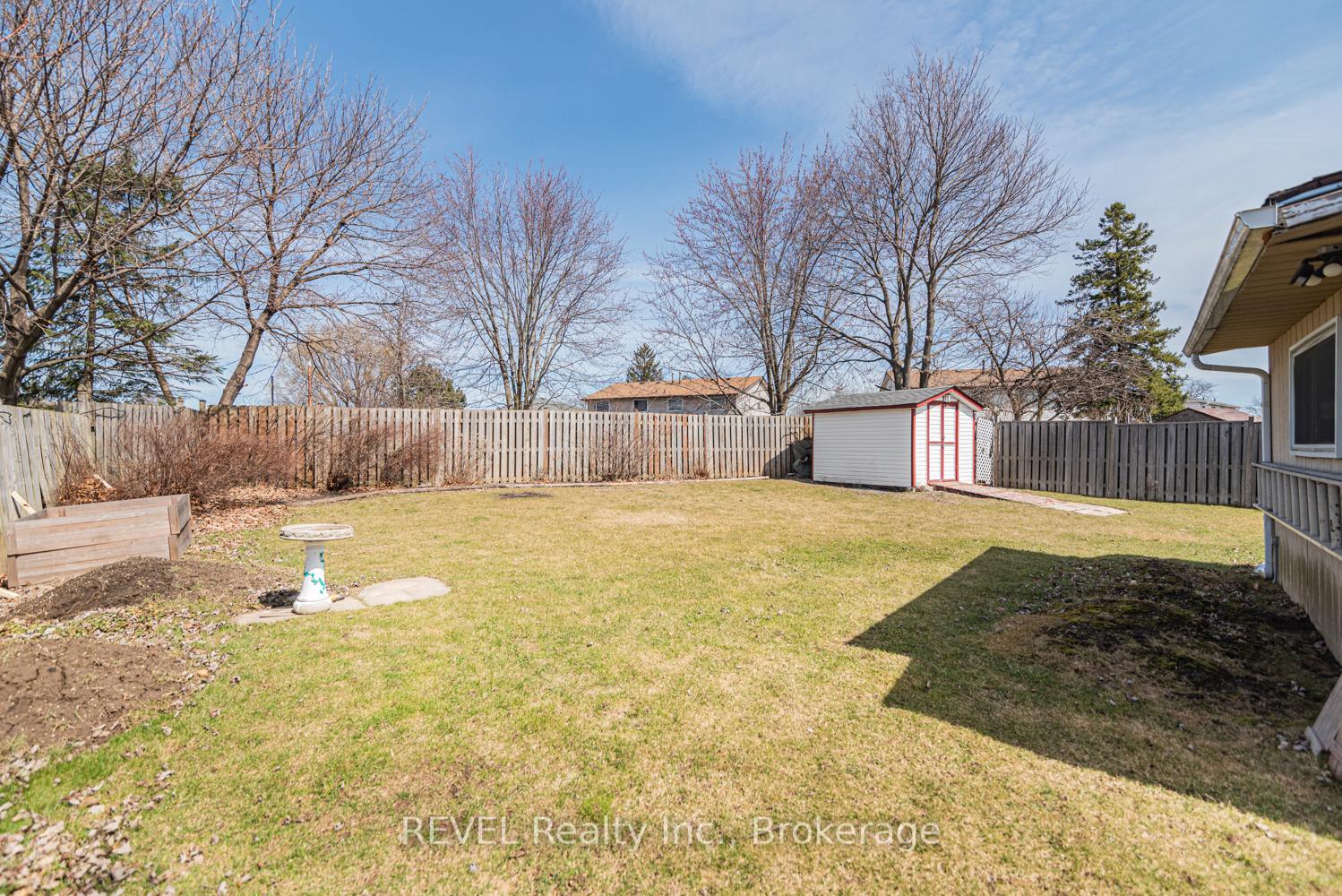 Photo 39 of 5 Arbutus Crescent, Hamilton, Stoney Creek Mountain — HOMEH