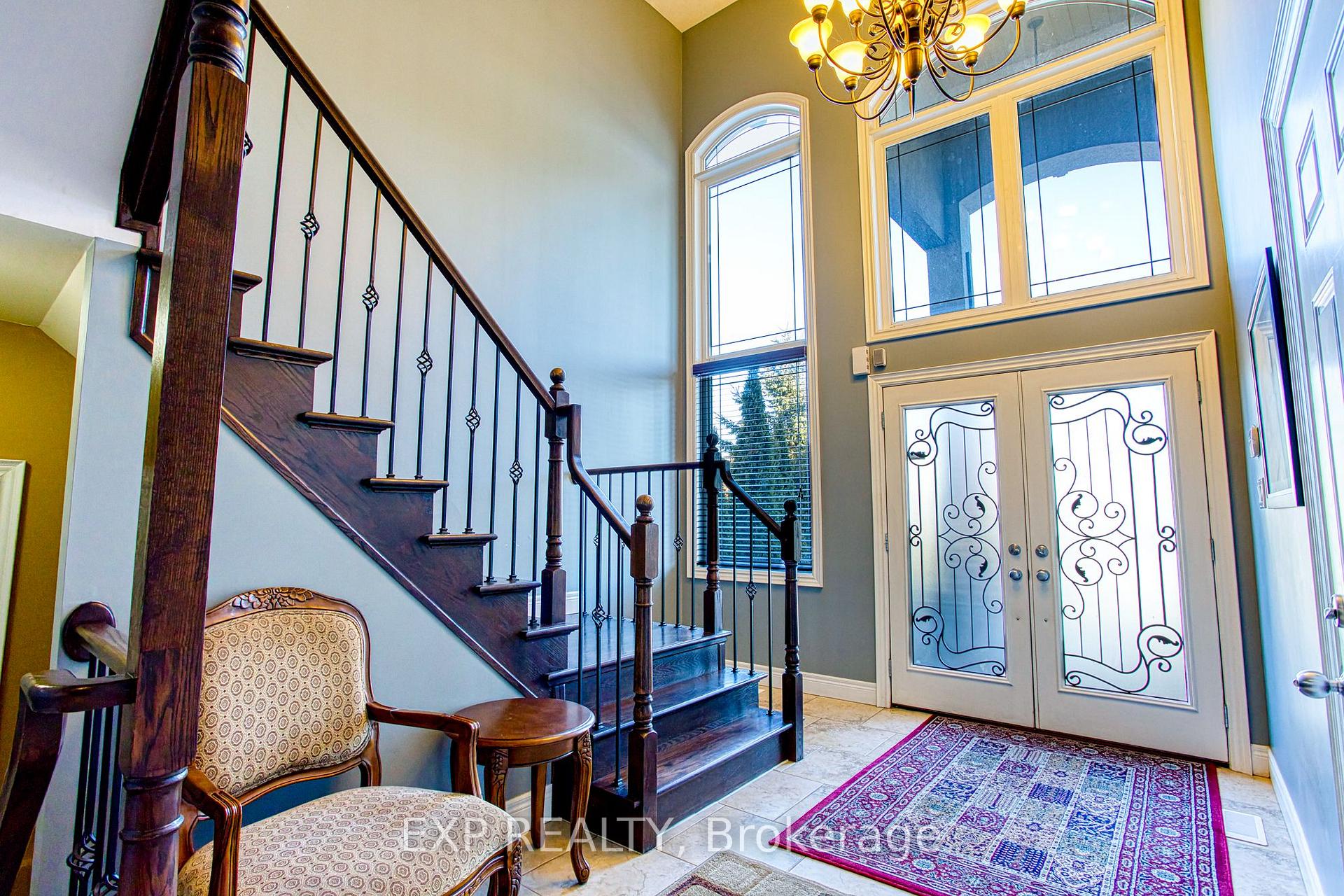 Photo 3 of 12 Sistine Court, Hamilton, Carpenter — HOMEH