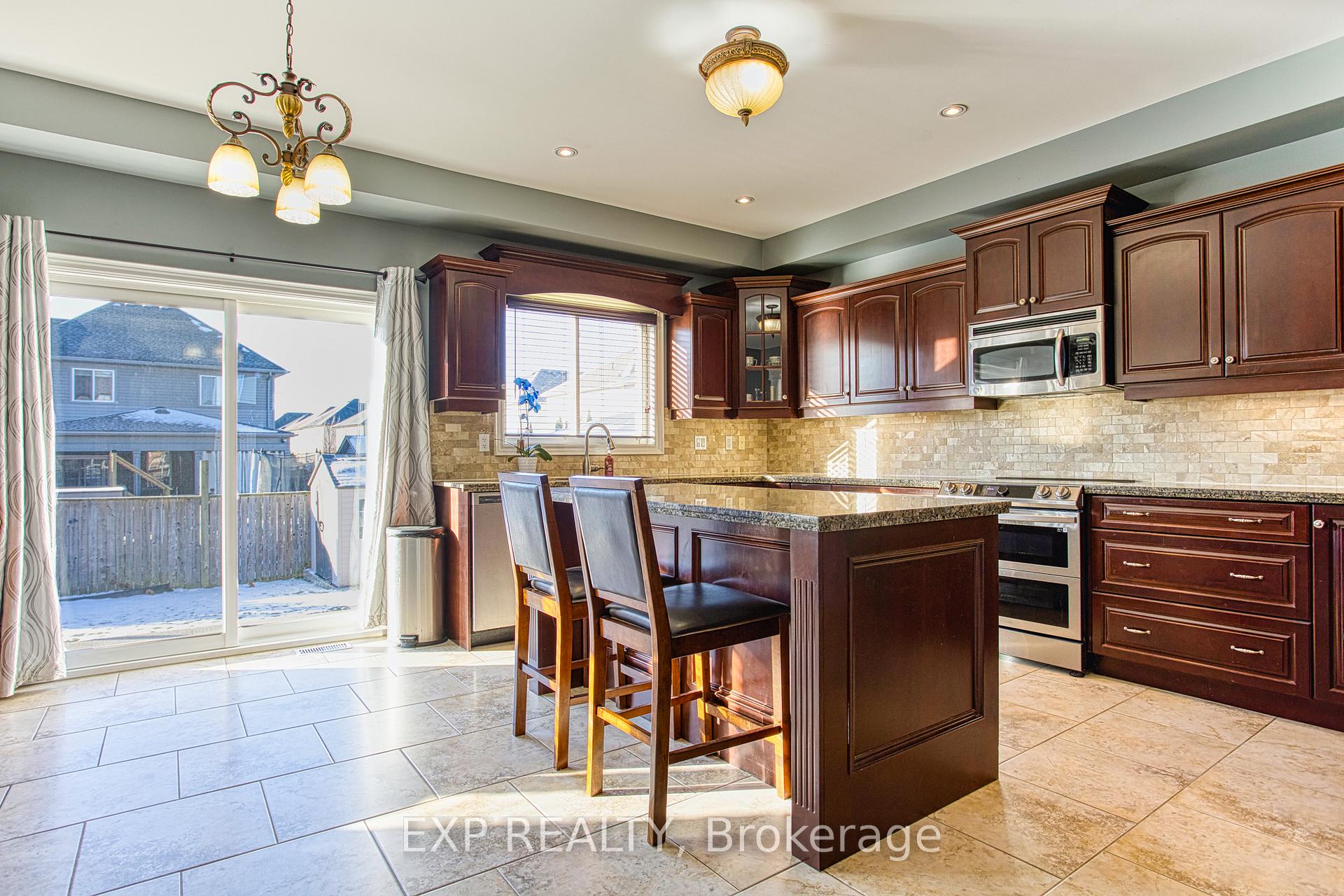 Photo 10 of 12 Sistine Court, Hamilton, Carpenter — HOMEH
