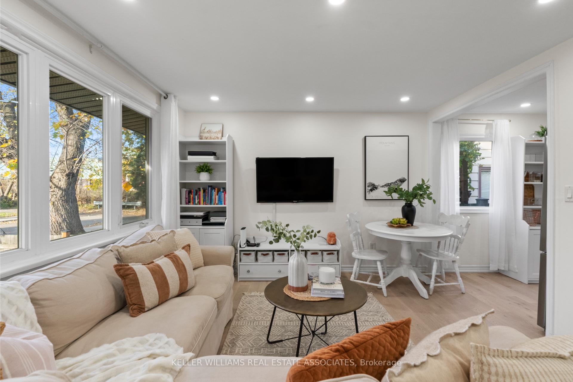 Photo 6 of 404 Tragina Avenue N, Hamilton, Homeside — HOMEH