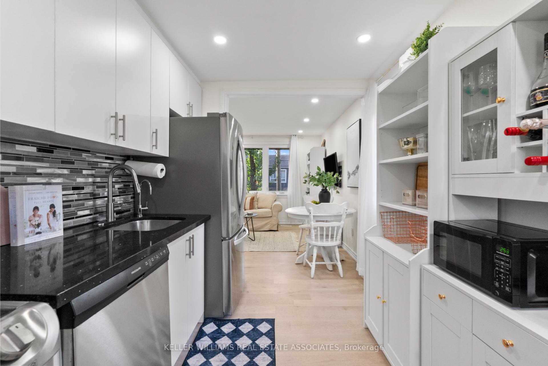 Photo 17 of 404 Tragina Avenue N, Hamilton, Homeside — HOMEH