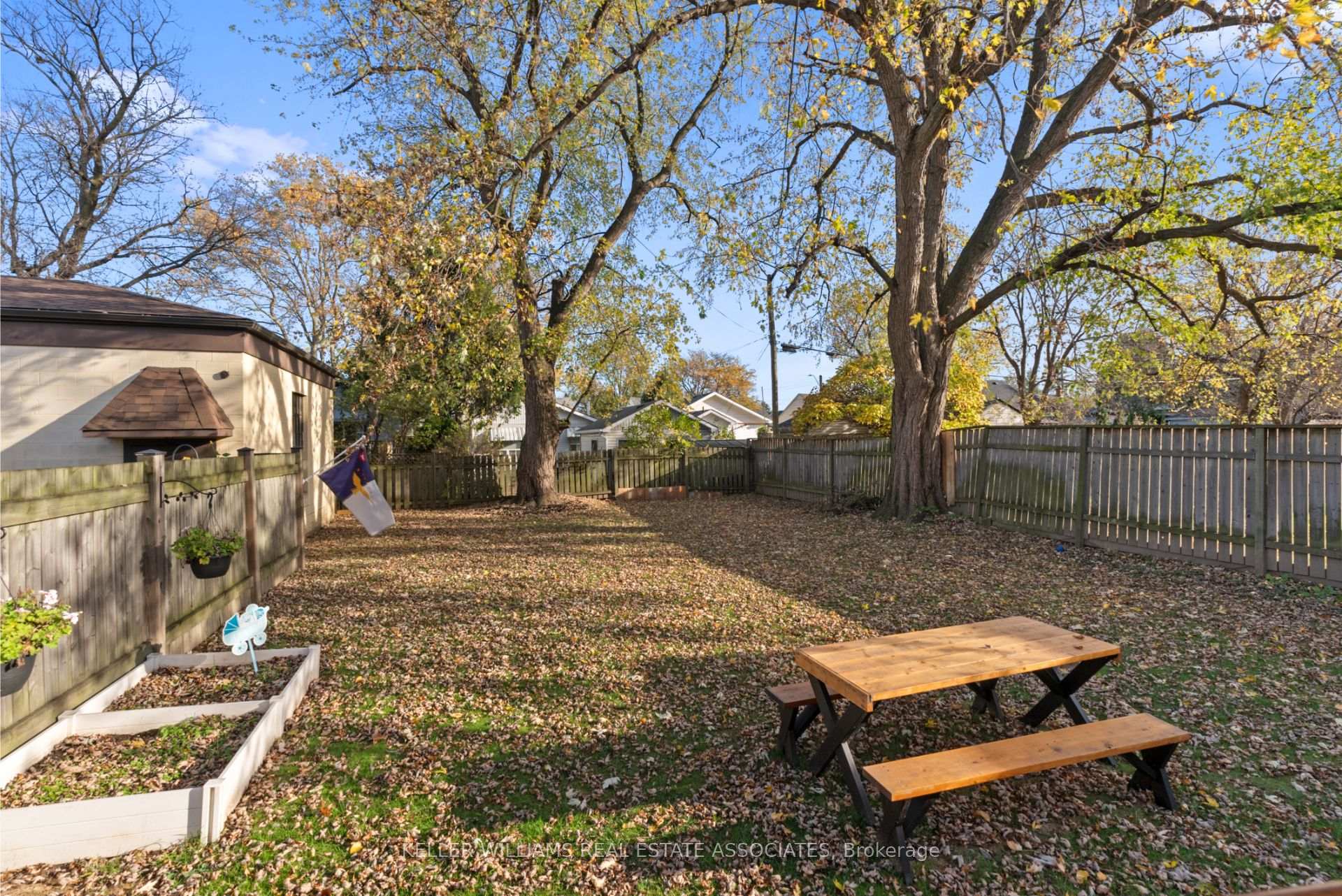Photo 54 of 404 Tragina Avenue N, Hamilton, Homeside — HOMEH