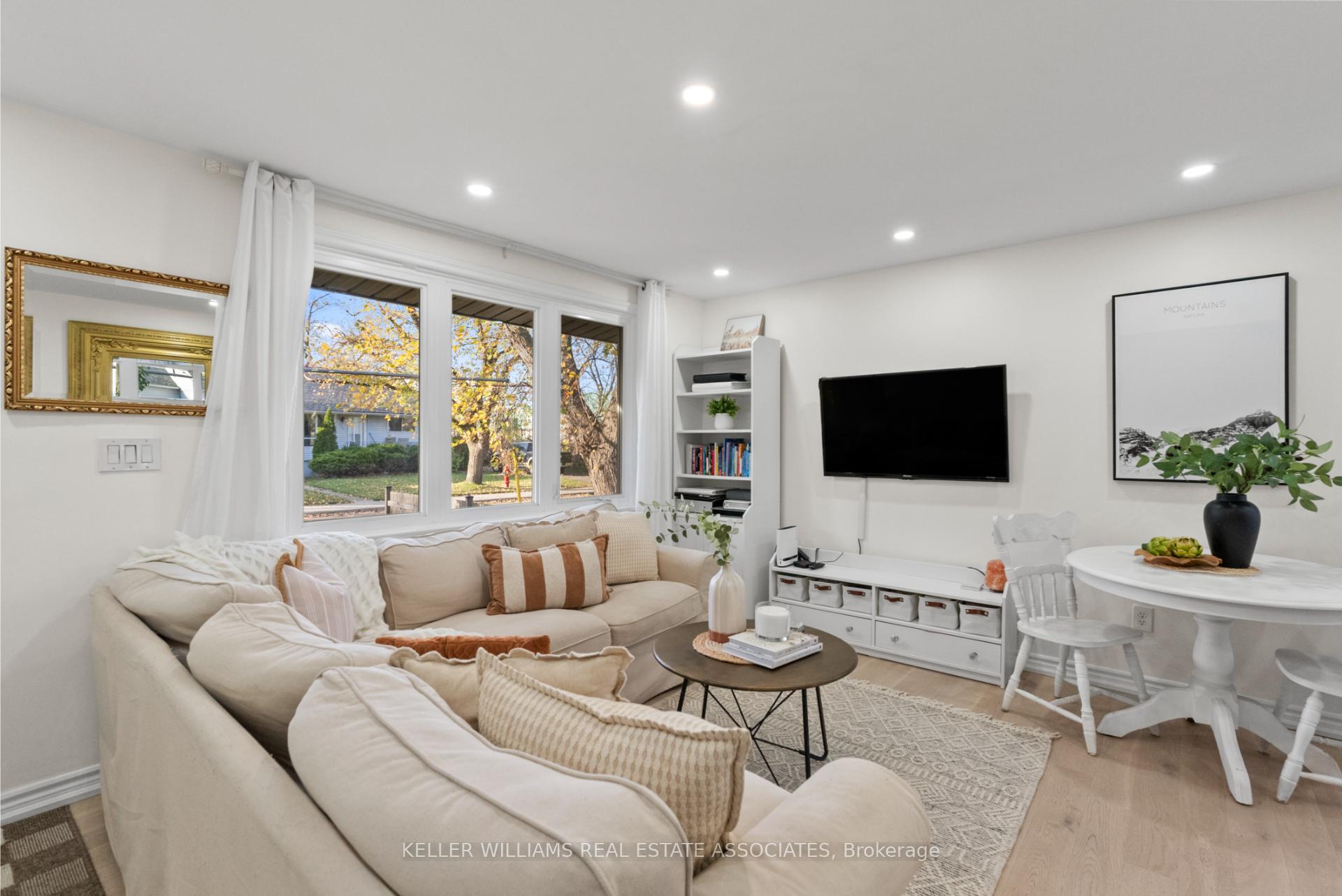 Photo 24 of 404 Tragina Avenue N, Hamilton, Homeside — HOMEH