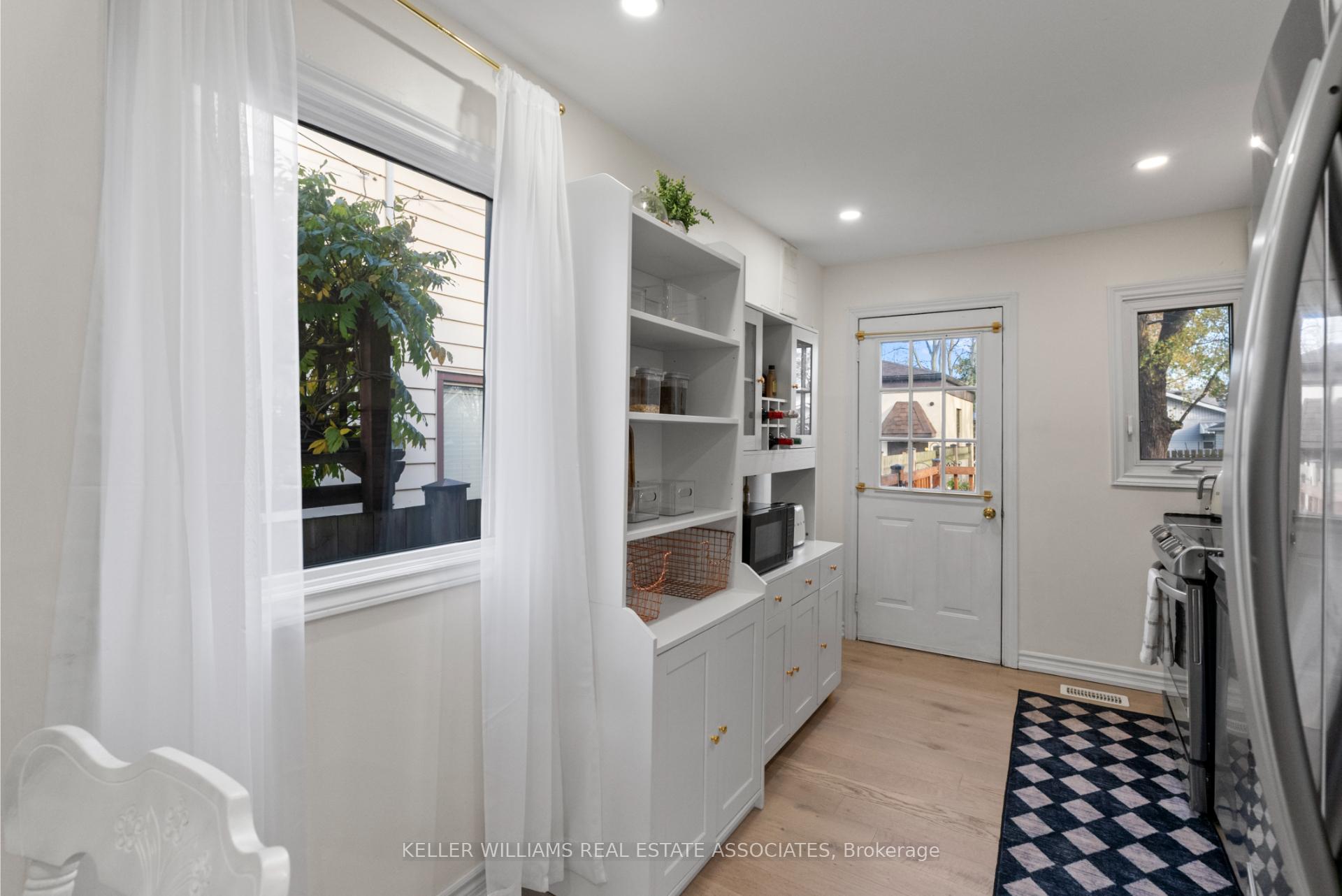 Photo 32 of 404 Tragina Avenue N, Hamilton, Homeside — HOMEH
