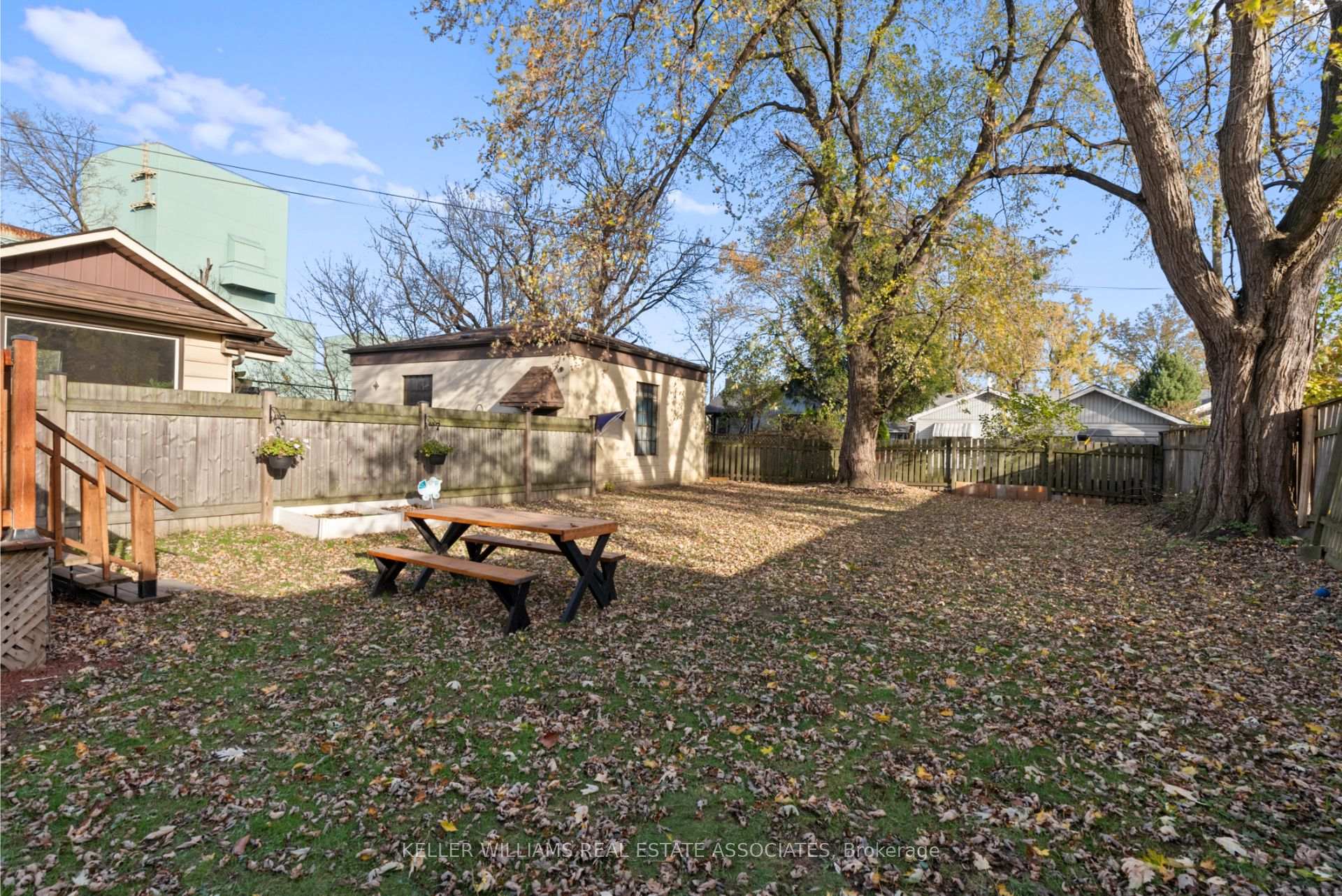 Photo 76 of 404 Tragina Avenue N, Hamilton, Homeside — HOMEH