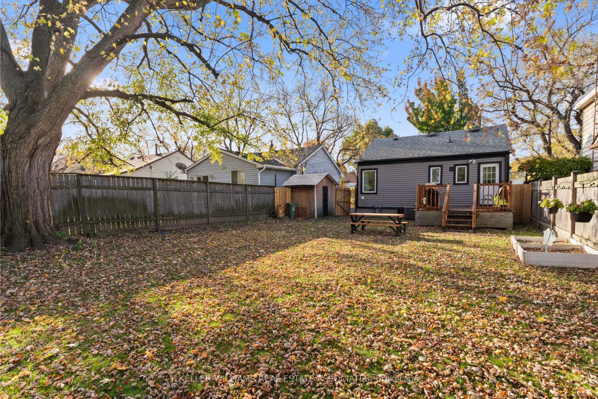 Photo 80 of 404 Tragina Avenue N, Hamilton, Homeside — HOMEH