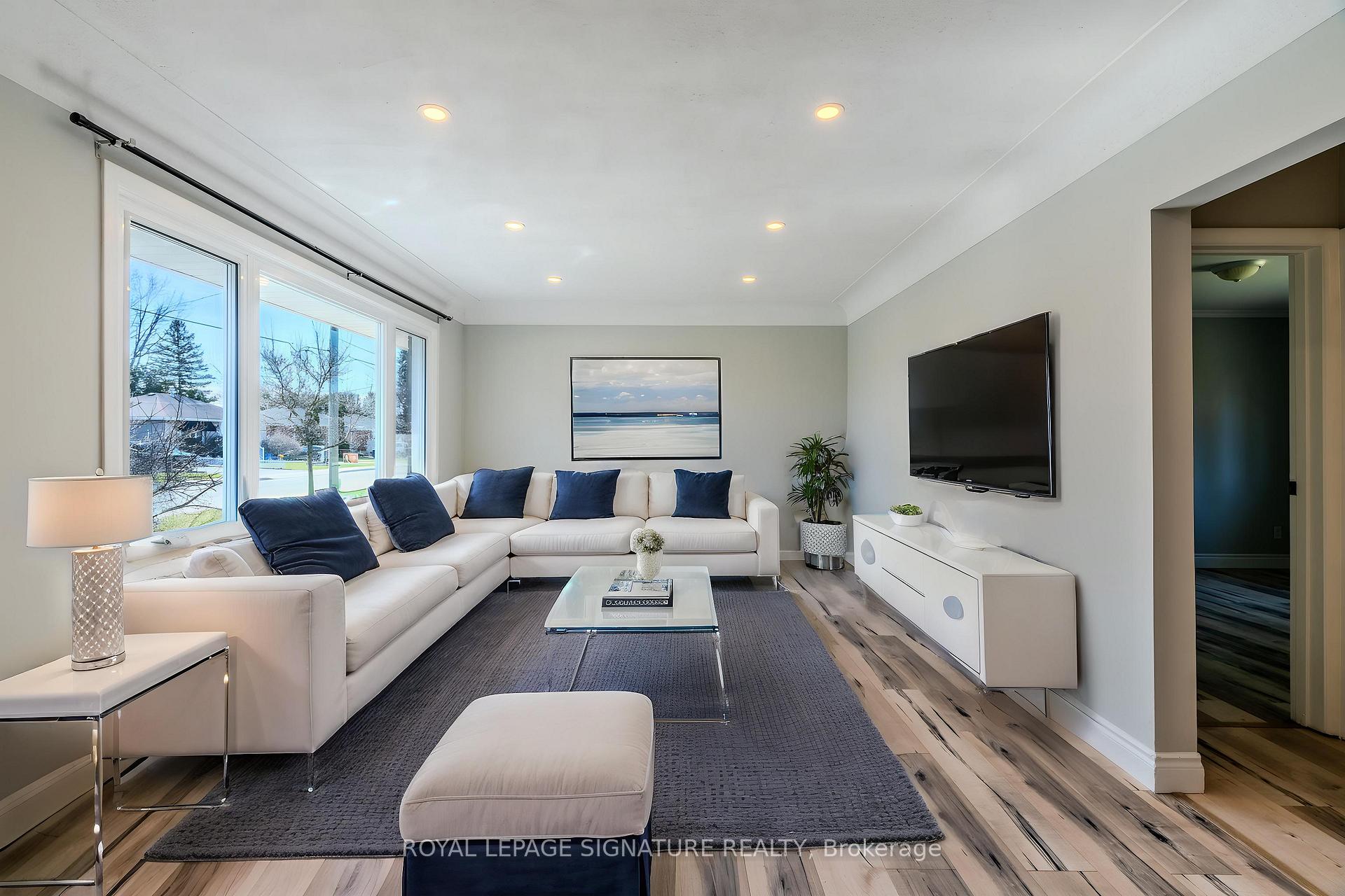 Photo 1 of 16 Toby Crescent, Hamilton, Huntington — HOMEH